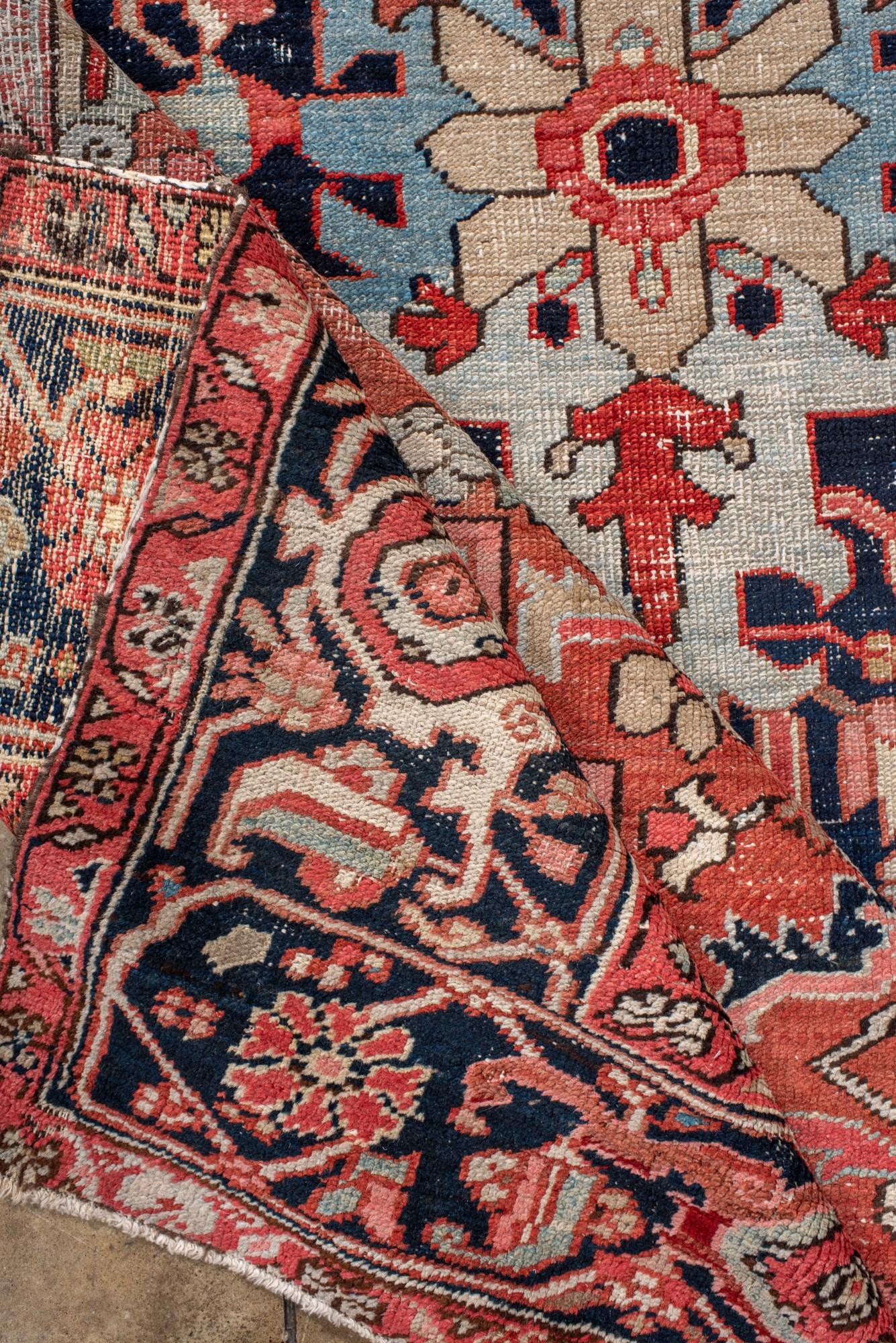 Antique Serapi Rug with Radiant Medallion and Cream Corners For Sale 1