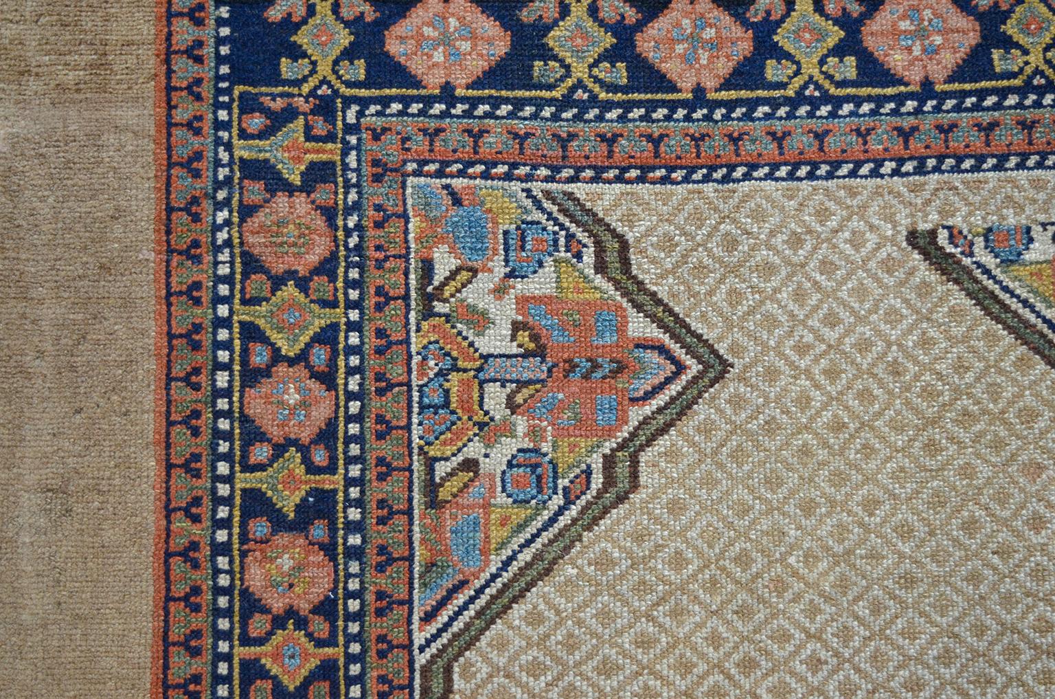 Antiker 1880er Persischer Seraband Gallery Teppich, Kamelwolle, 5' x 11' im Angebot 3