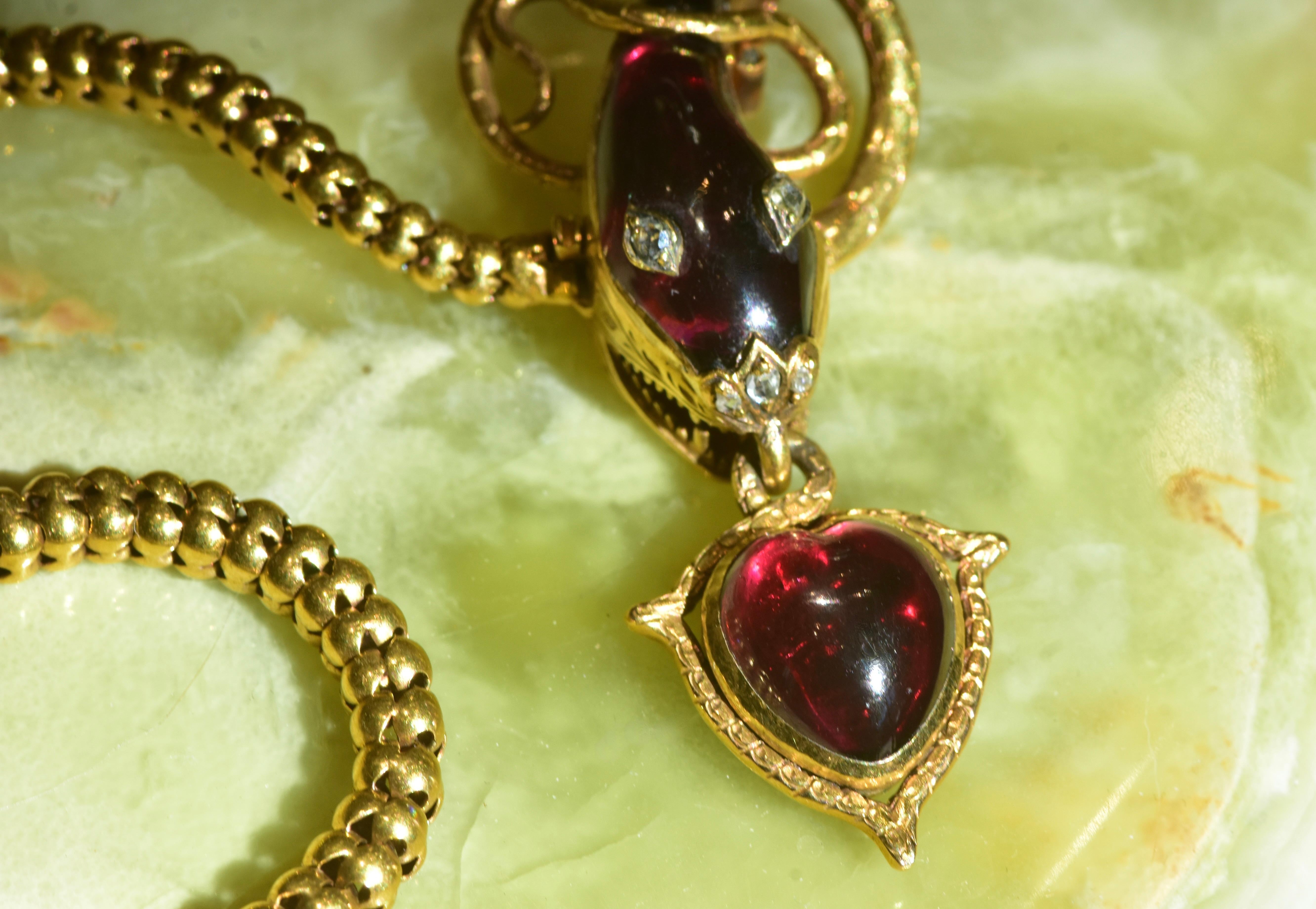 Antike Schlangen- und Herz-Halskette mit Granat- und Diamantaugen im Fantasieschliff, um 1870 im Angebot 4