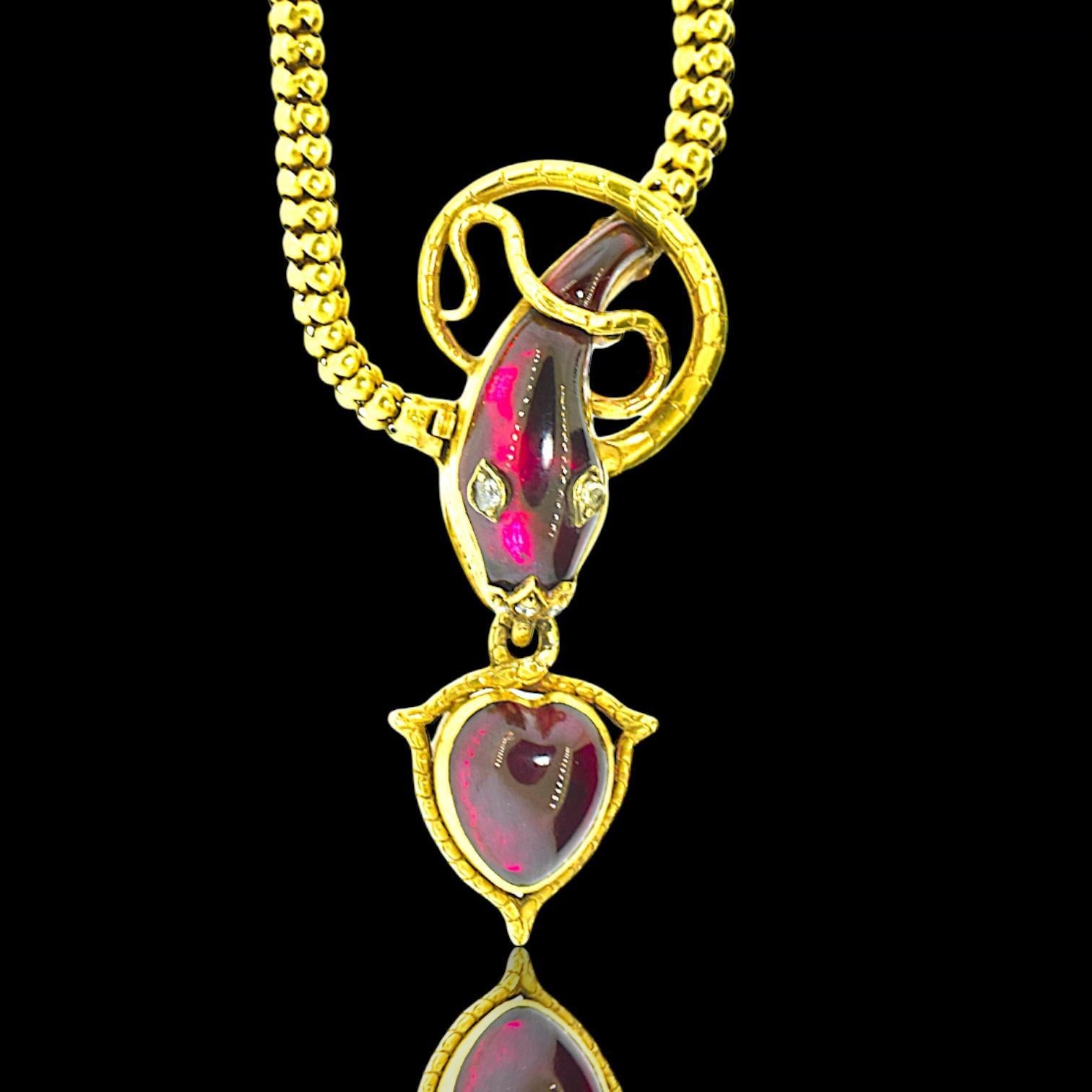 Collier ancien serpent et cœur avec yeux en grenat et diamants de taille fantaisie, vers 1870 Excellent état - En vente à Aspen, CO