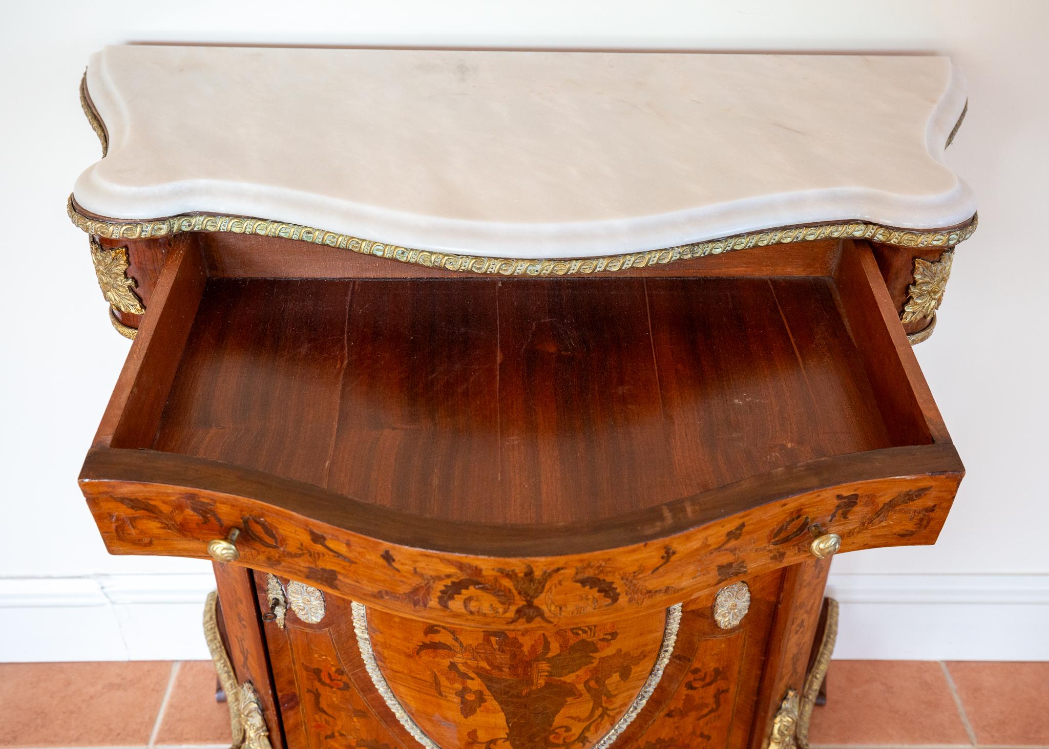 Antique French Cabinet intarsiato in legno Kingwood Marmo Ormolu Napoleone III 4