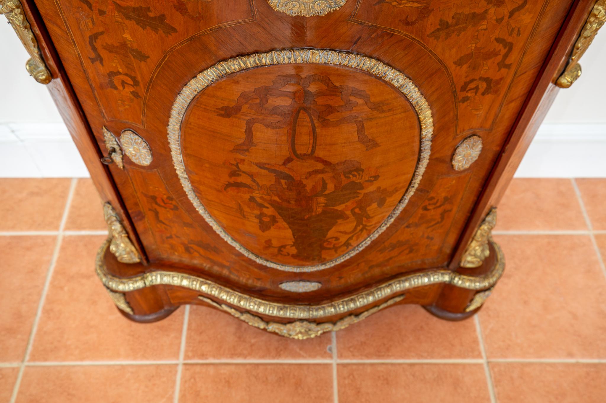 Antique French Cabinet intarsiato in legno Kingwood Marmo Ormolu Napoleone III 7
