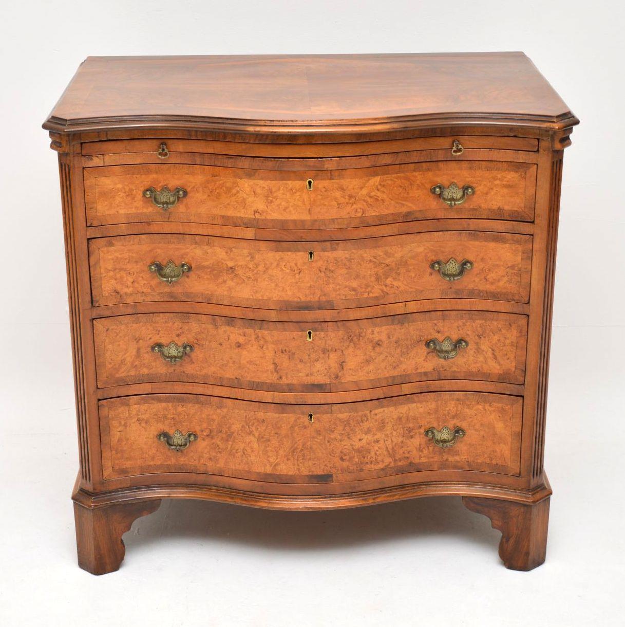 This antique burr walnut serpentine fronted chest of drawers is extremely high quality & has lovely proportions, plus a wonderful mellow color. It’s in very good original condition, having just been French polished & I would date it to around the