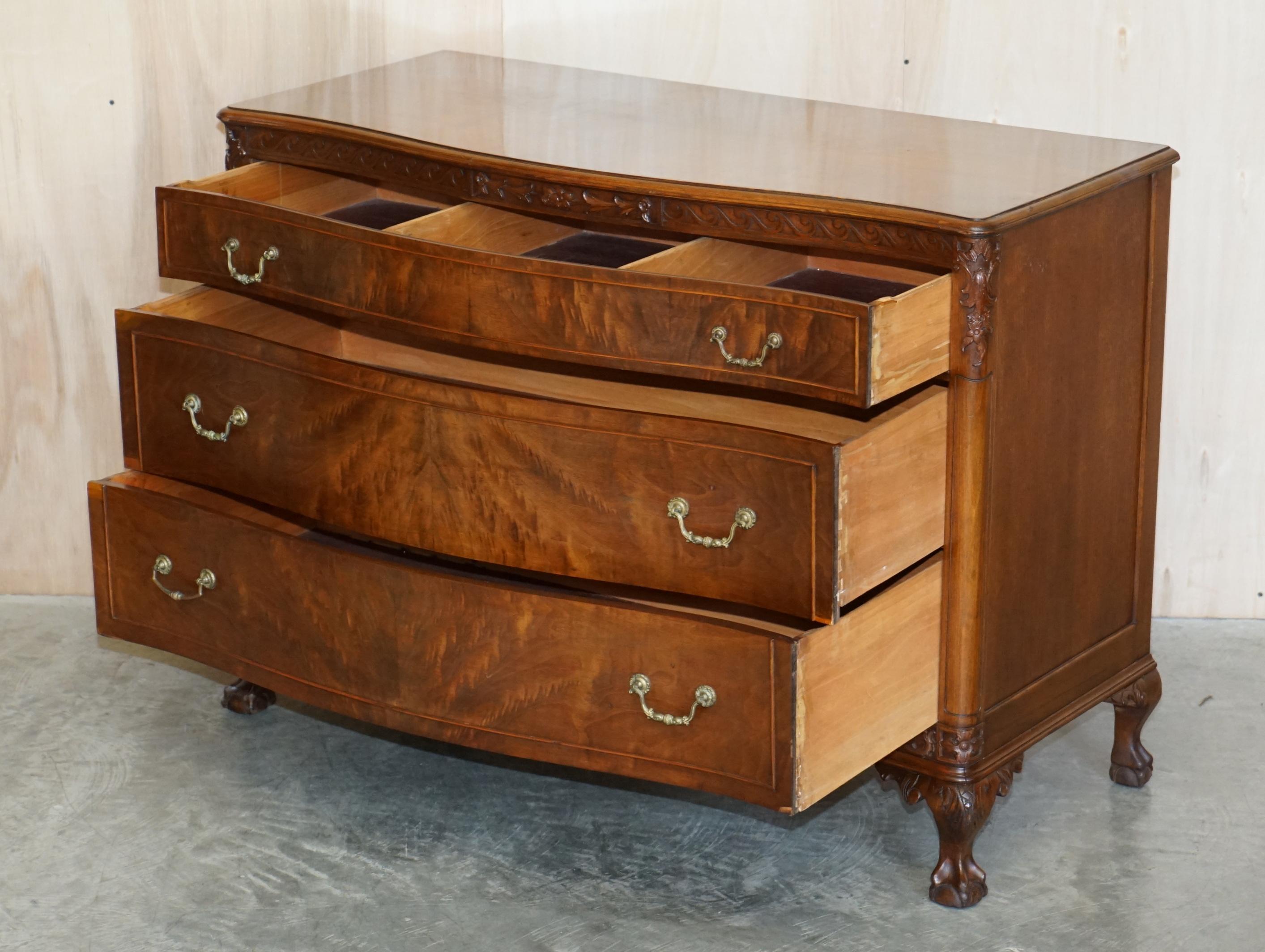 Antique Serpentine Fronted Claw & Ball Feet Flamed Hardwood Chest of Drawers For Sale 10