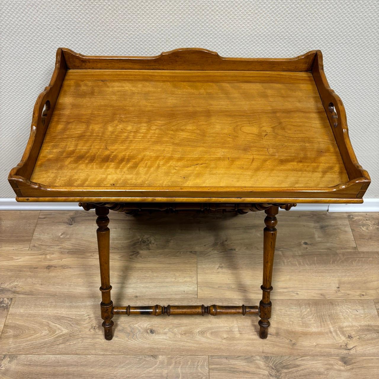 Antique serving table  Butlers tray  England around 1880  Cherry wood In Good Condition In Würzburg, DE