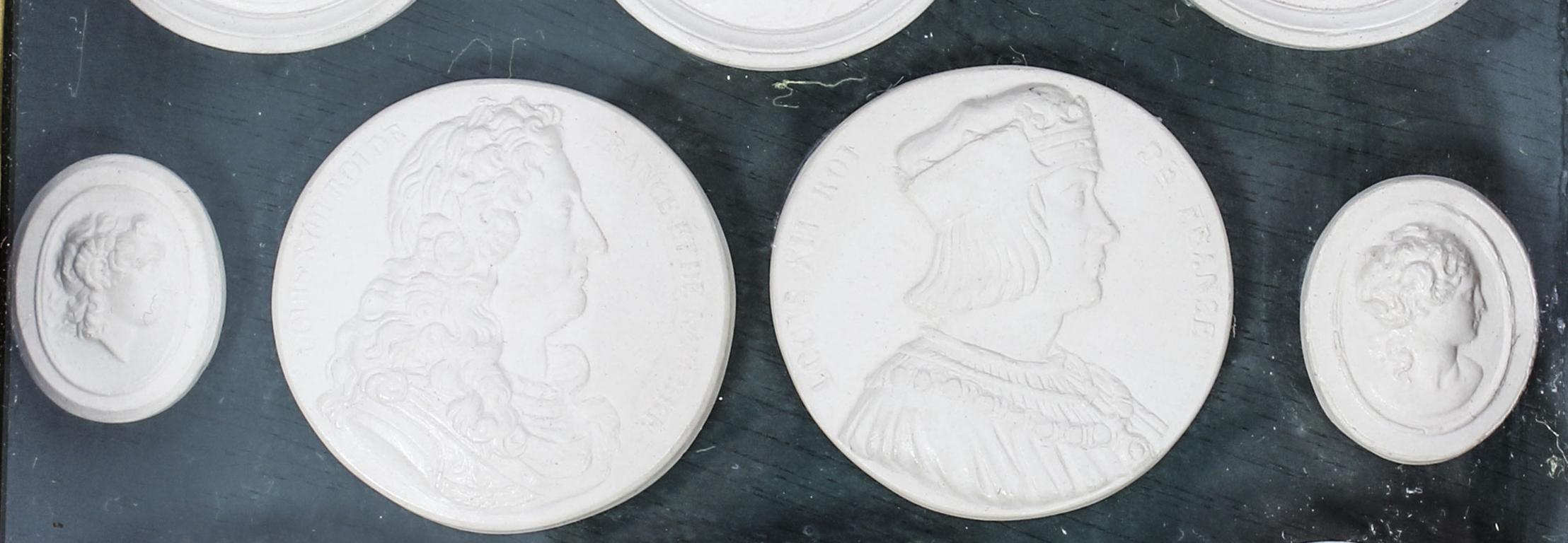Antique Set 10 Grand Tour Intaglios of French Kings and Classical Busts In Good Condition In London, GB