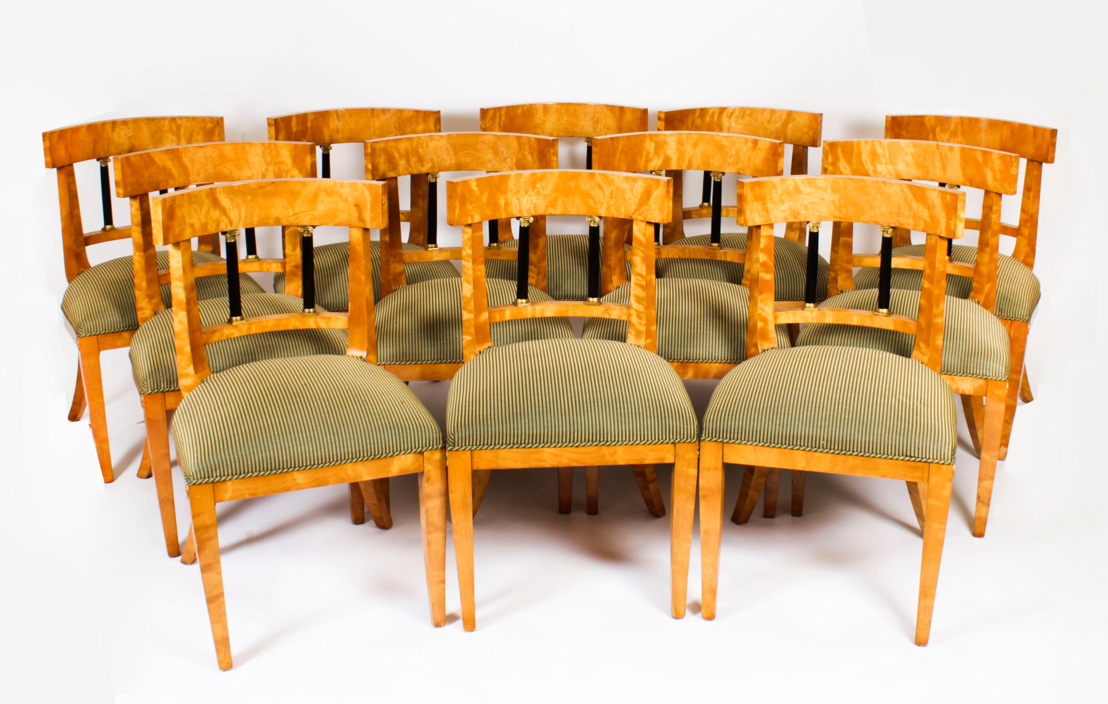 Antique Set 12 Chaises de salle à manger Biedermeier suédoises en bouleau 19ème siècle 13