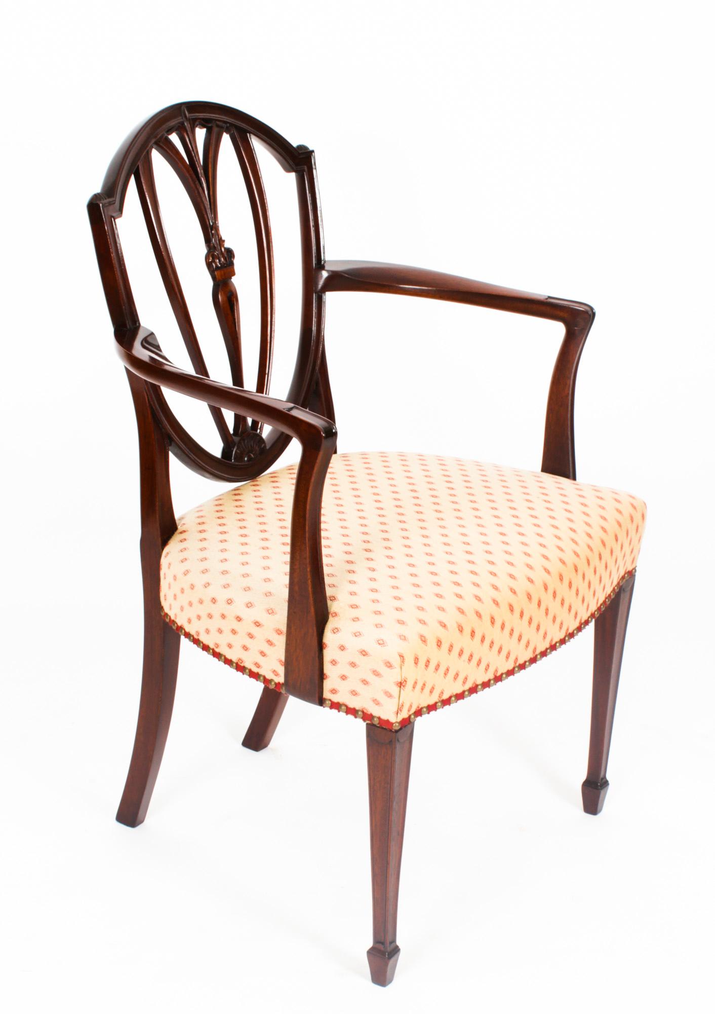 English Antique Set 14 Hepplewhite Mahogany Dining Chairs 19th Century
