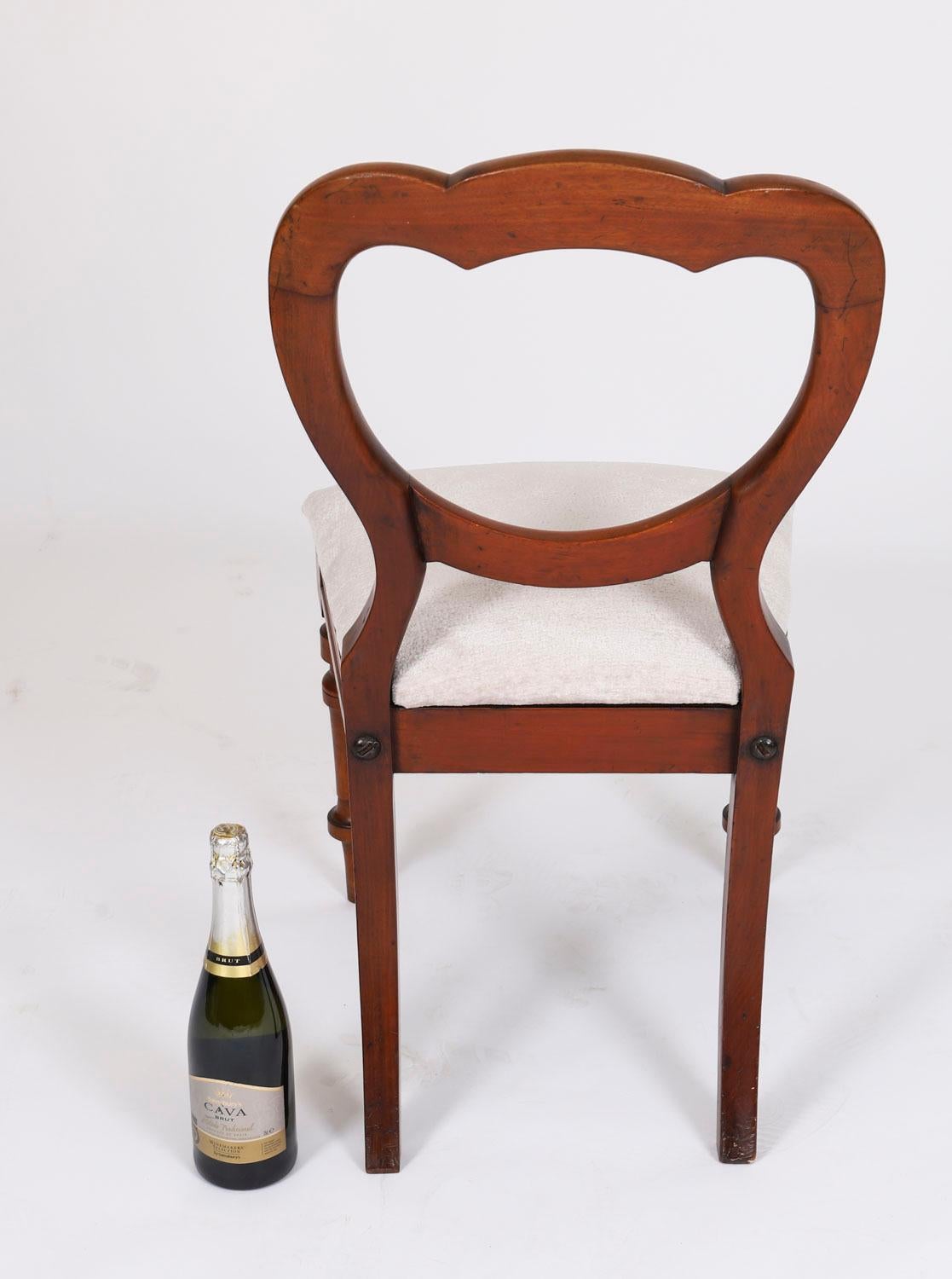 Antico set di 18 sedie da pranzo vittoriane del XIX secolo in vendita 4