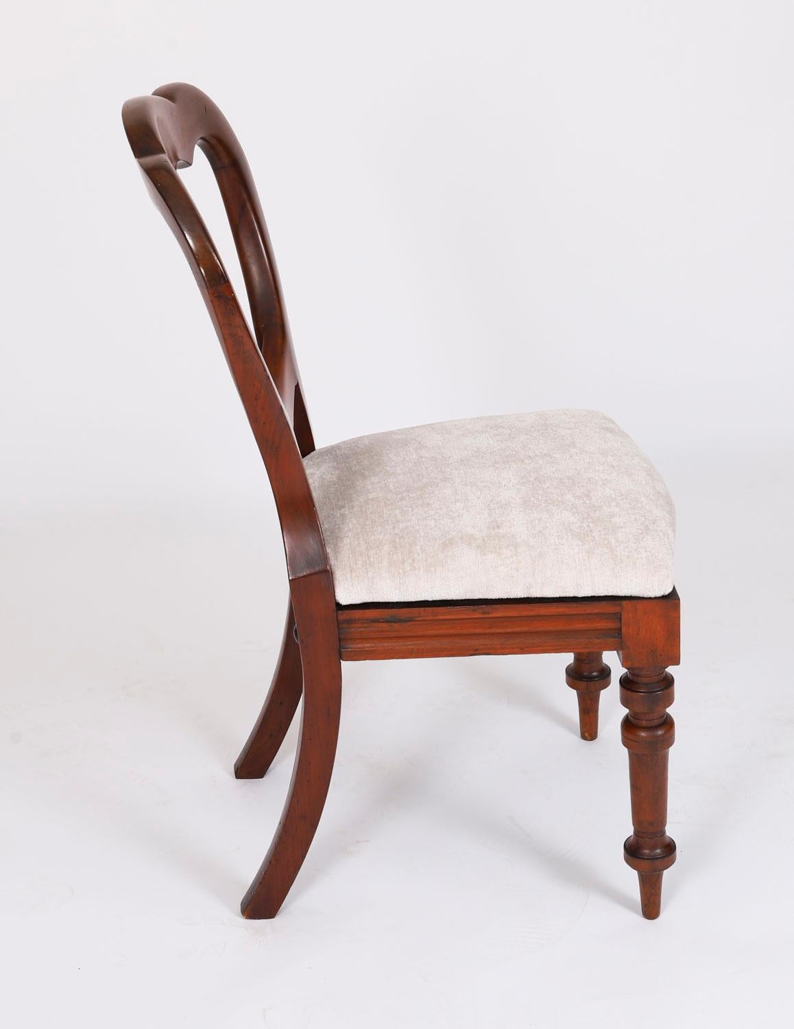 Antico set di 18 sedie da pranzo vittoriane del XIX secolo In condizioni buone in vendita a London, GB