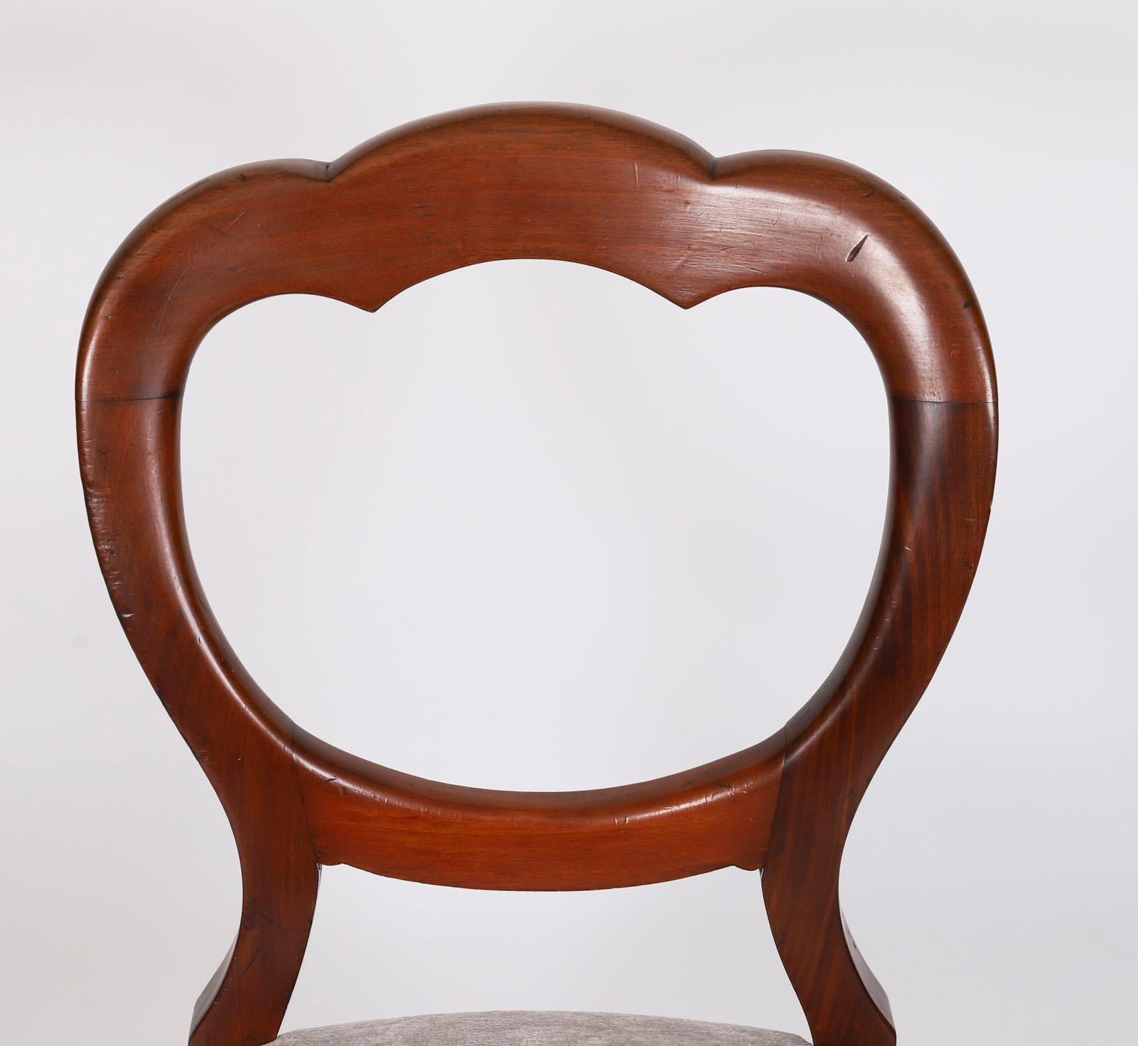 Antico set di 18 sedie da pranzo vittoriane del XIX secolo in vendita 2