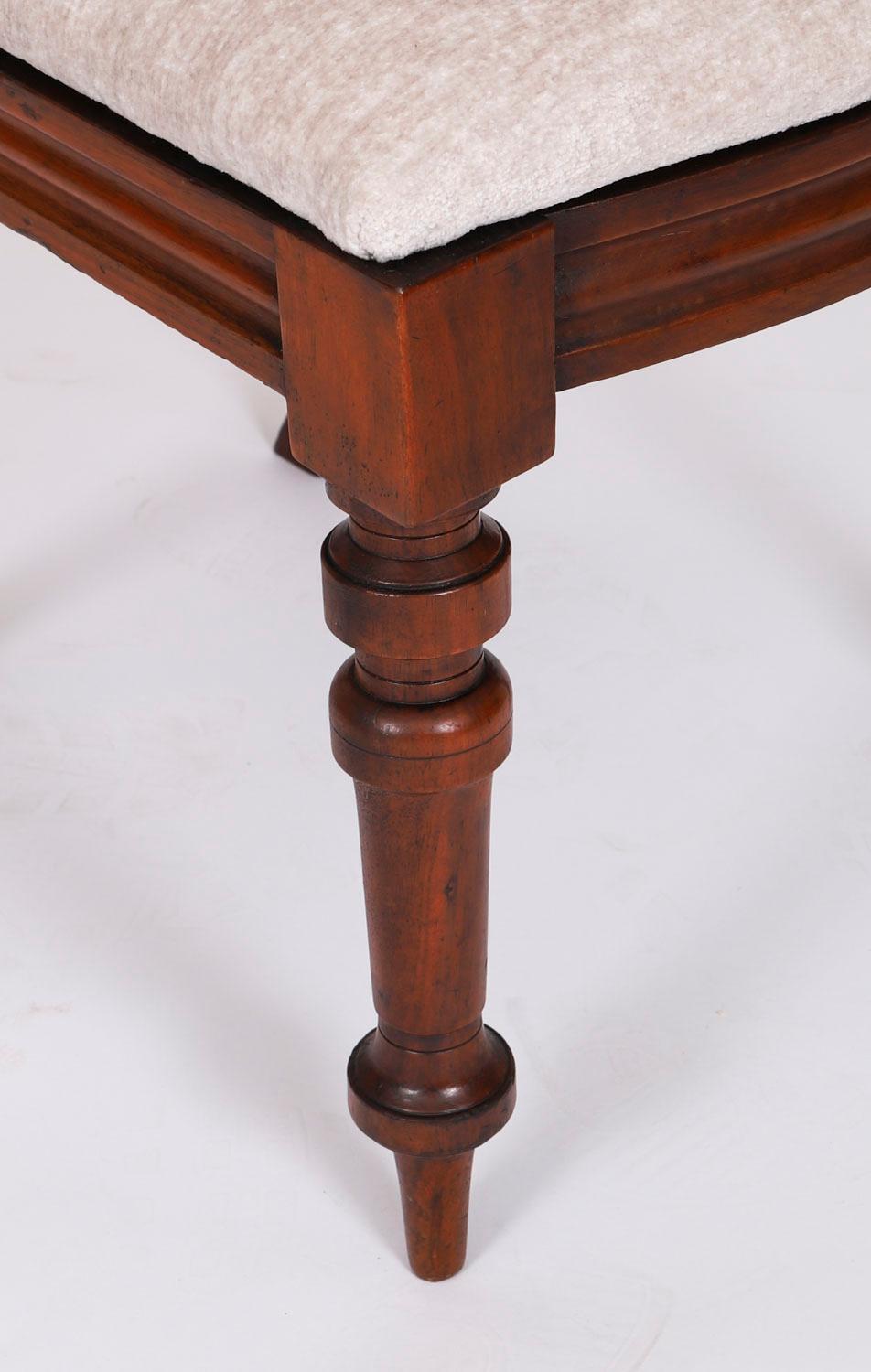 Antico set di 18 sedie da pranzo vittoriane del XIX secolo in vendita 3