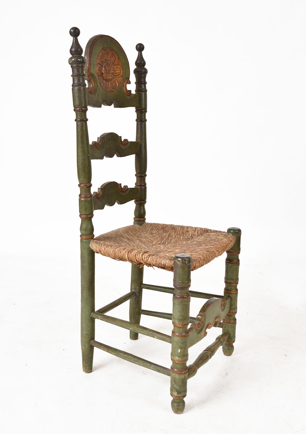 Antikes Set aus 4 spanischen polychromen Esszimmerstühlen, vergoldetes Holz, grün bemalt, Volkskunst im Angebot 1