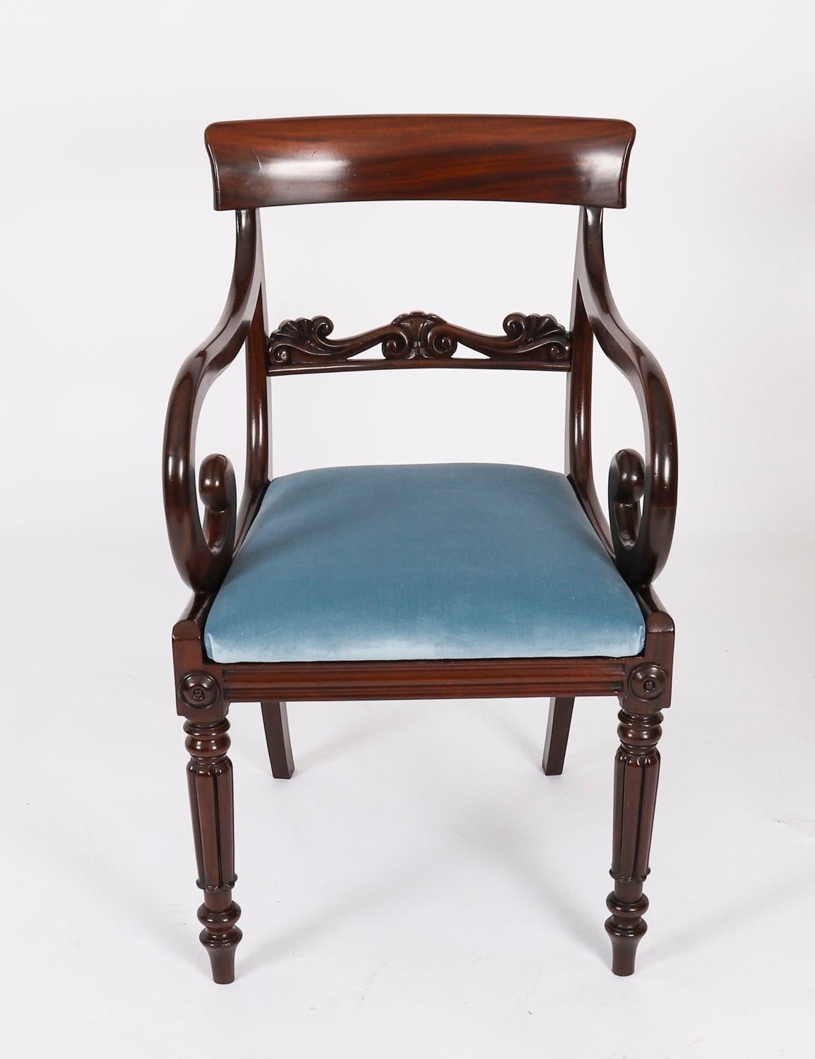 Milieu du XIXe siècle Ensemble ancien de 8 chaises de salle à manger anglaises William IV Barback datant d'environ 1830 19ème siècle en vente