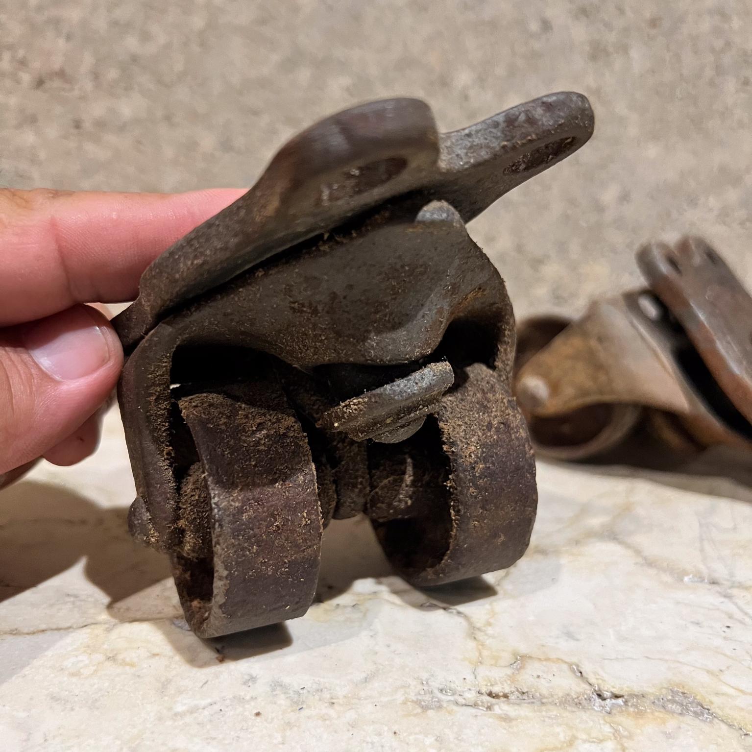 20ième siècle Ensemble ancien de quatre roues en fonte Phoenix Caster Co en vente