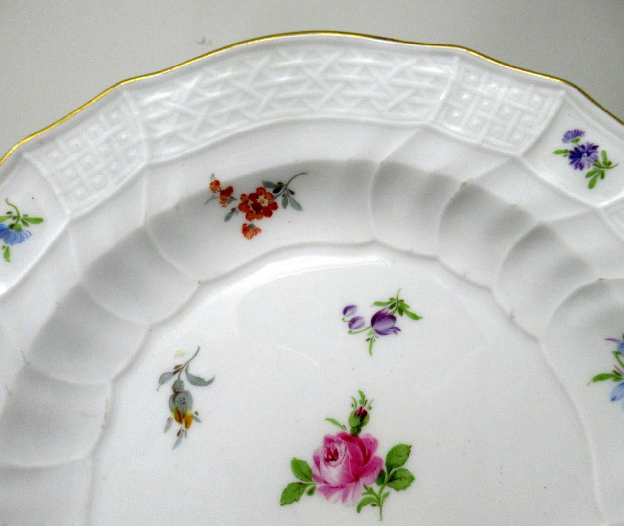 Antique Set German Dresden Meissen Cabinet Plates Still Life Flowers Pair In Good Condition For Sale In Dublin, Ireland