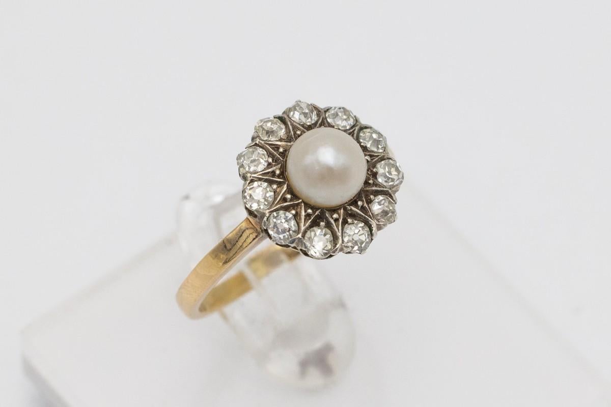 Women's or Men's Antique set, gold ring and earrings with diamonds and natural pearls.