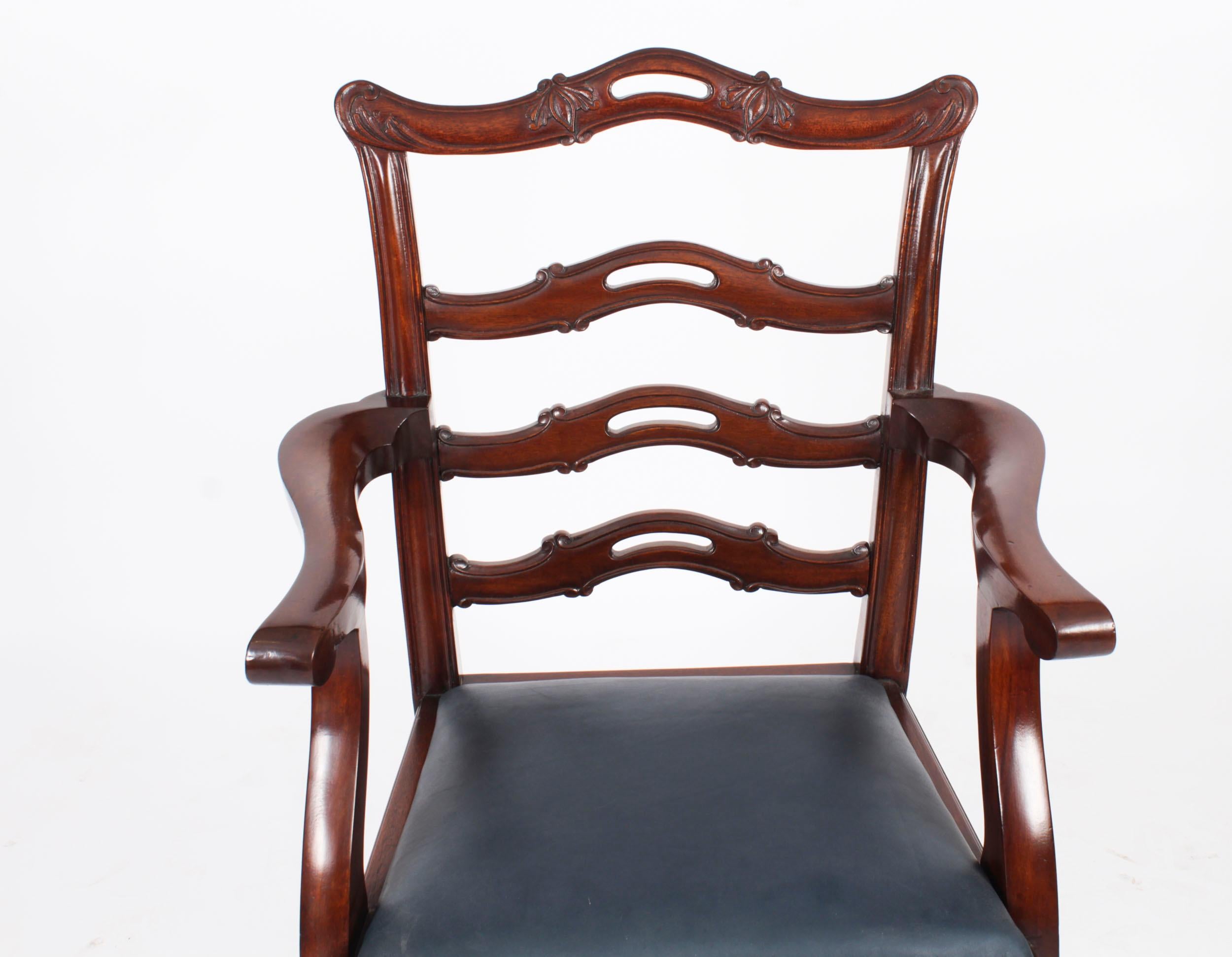 Antique Set of 10 Chippendale Ladderback Dining Chairs 19th Century In Good Condition In London, GB