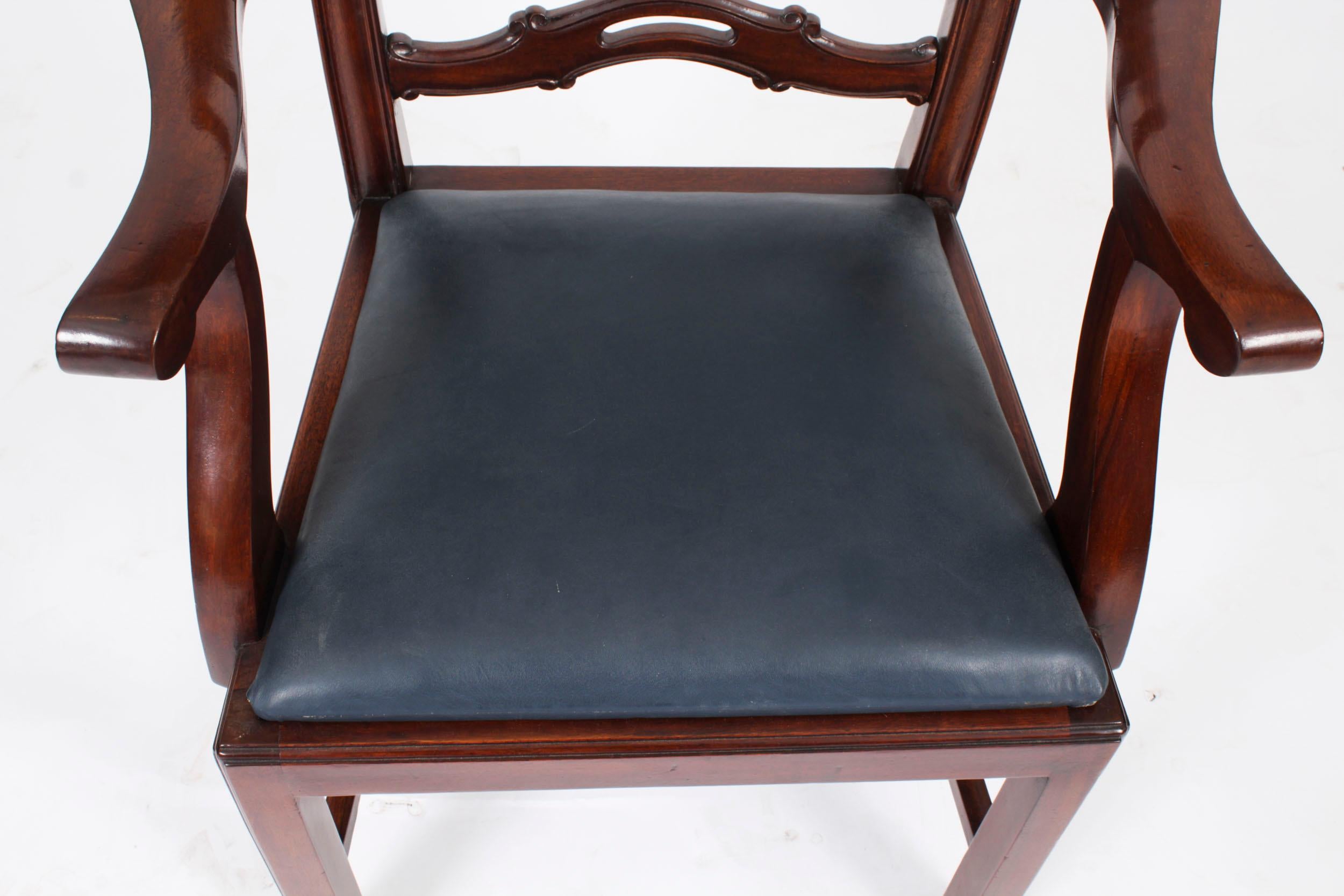 Mahogany Antique Set of 10 Chippendale Ladderback Dining Chairs 19th Century