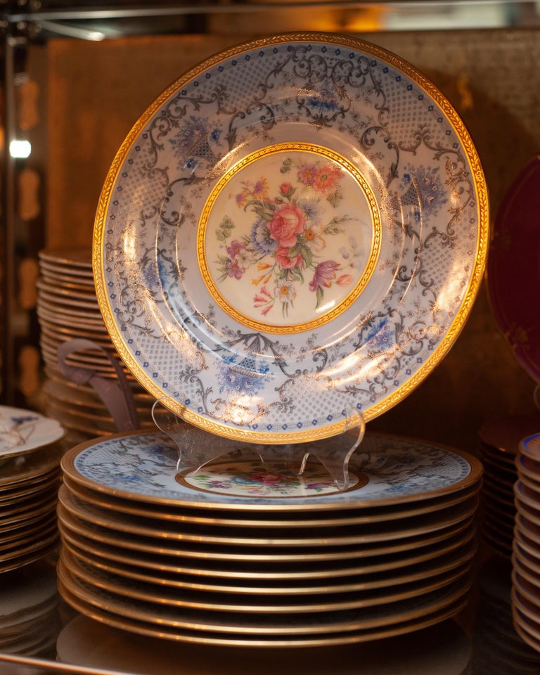 Antique Set of 10 Limoges for J. E. Caldwell Floral and Gilt Plates In Good Condition For Sale In Toronto, ON