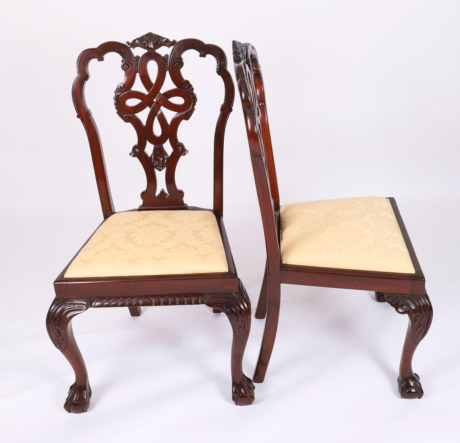 Antique Set of 12 George II Style Chippendale Dining Chairs 19th Century im Angebot 5