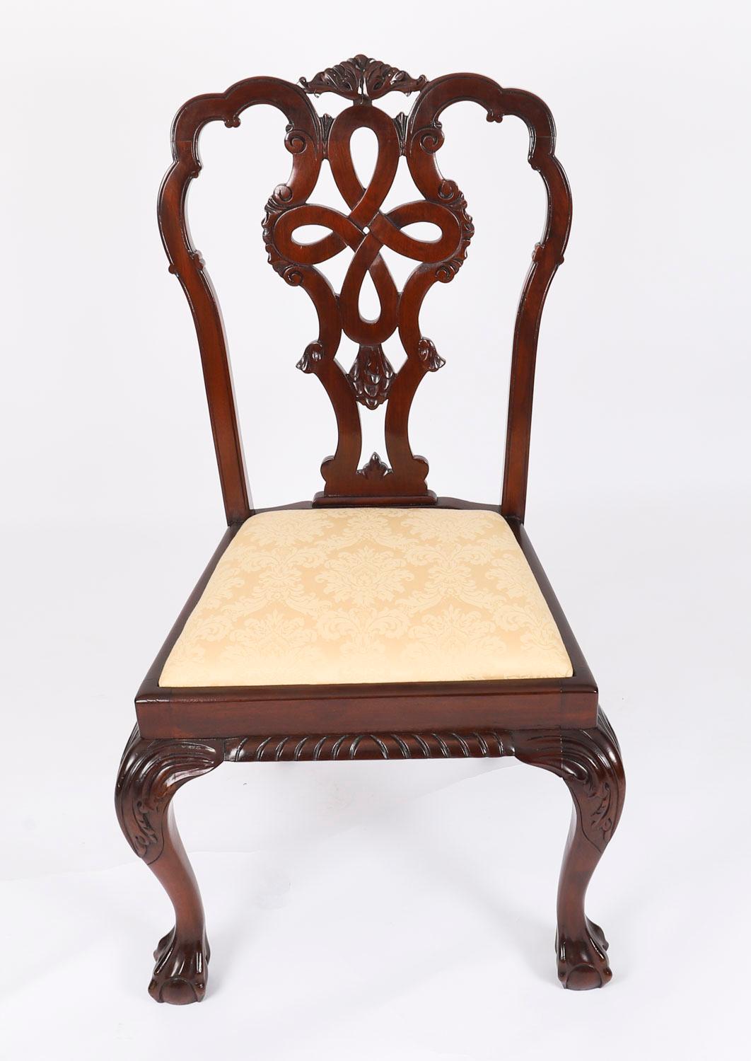 Antique Set of 12 George II Style Chippendale Dining Chairs 19th Century im Angebot 6