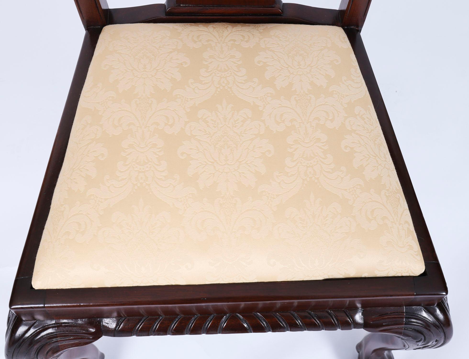 Antique Set of 12 George II Style Chippendale Dining Chairs 19th Century im Angebot 11