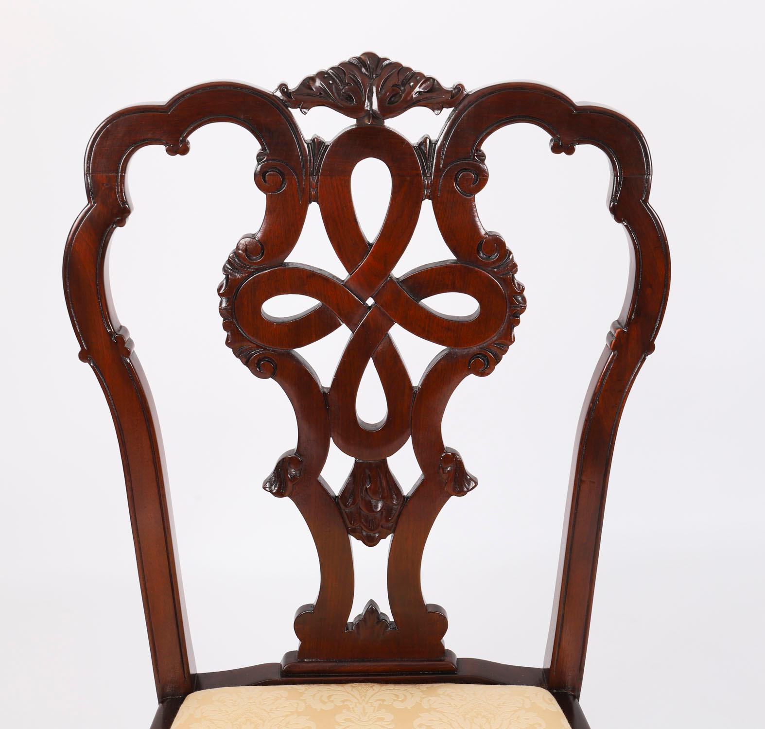 Antique Set of 12 George II Style Chippendale Dining Chairs 19th Century im Angebot 12