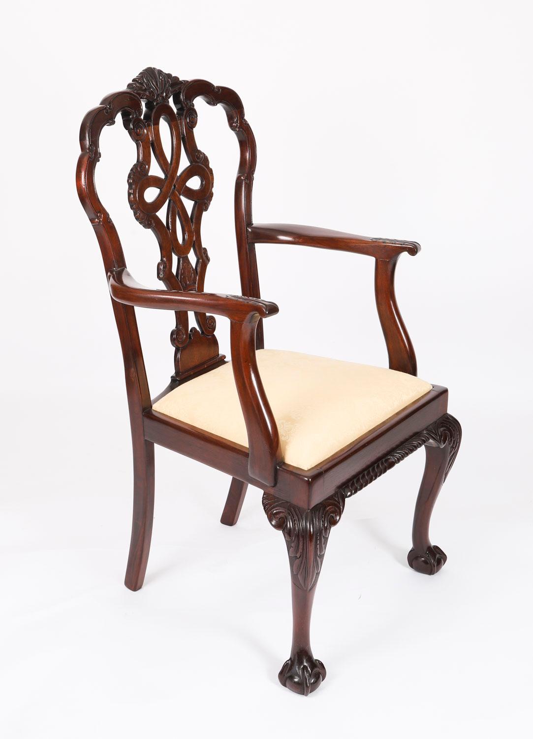 Antique Set of 12 George II Style Chippendale Dining Chairs 19th Century (Handgefertigt) im Angebot