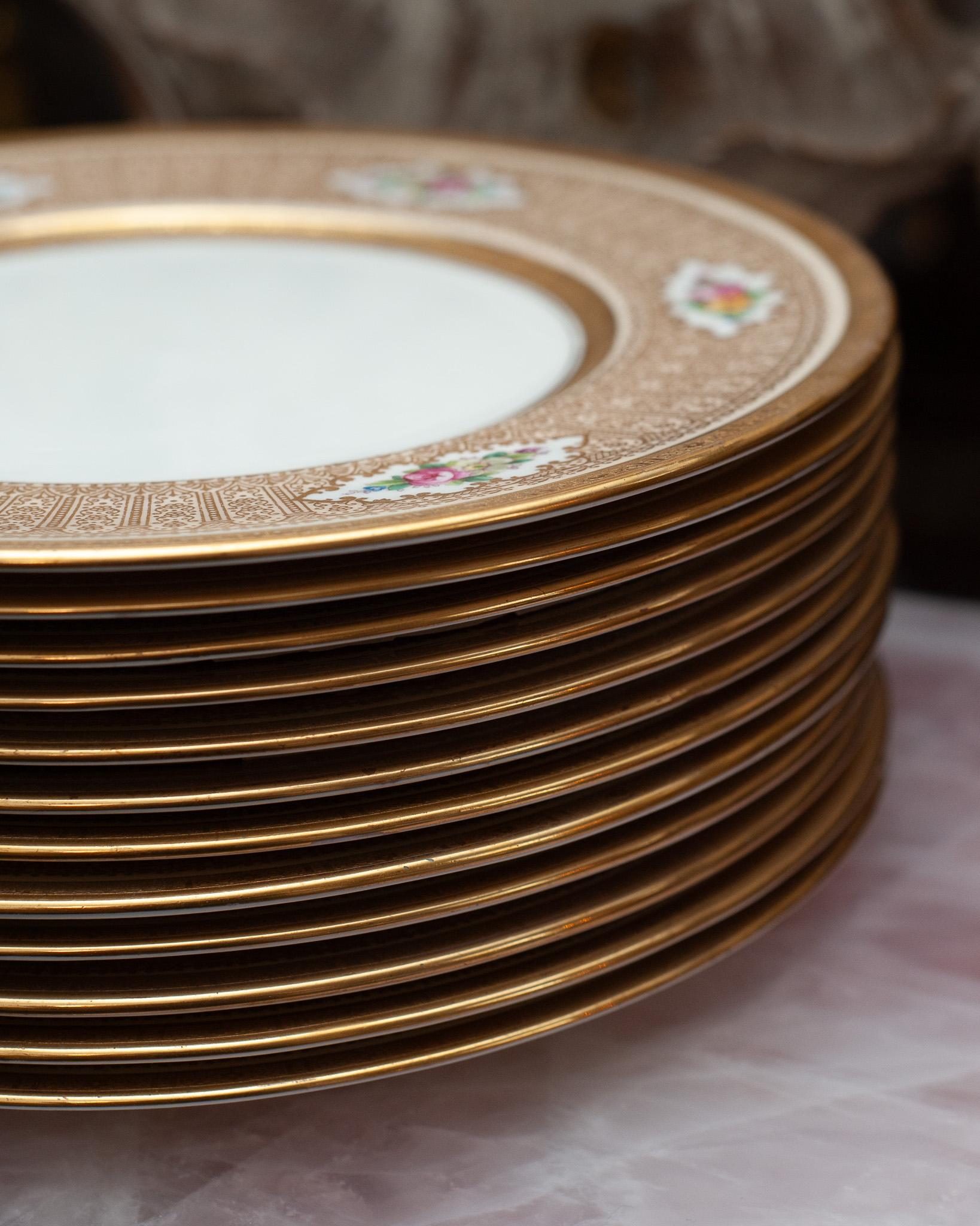 English Antique Set of 12 Golden Cauldon Dinner Plates for Cowell & Hubbard Co, Ohio For Sale