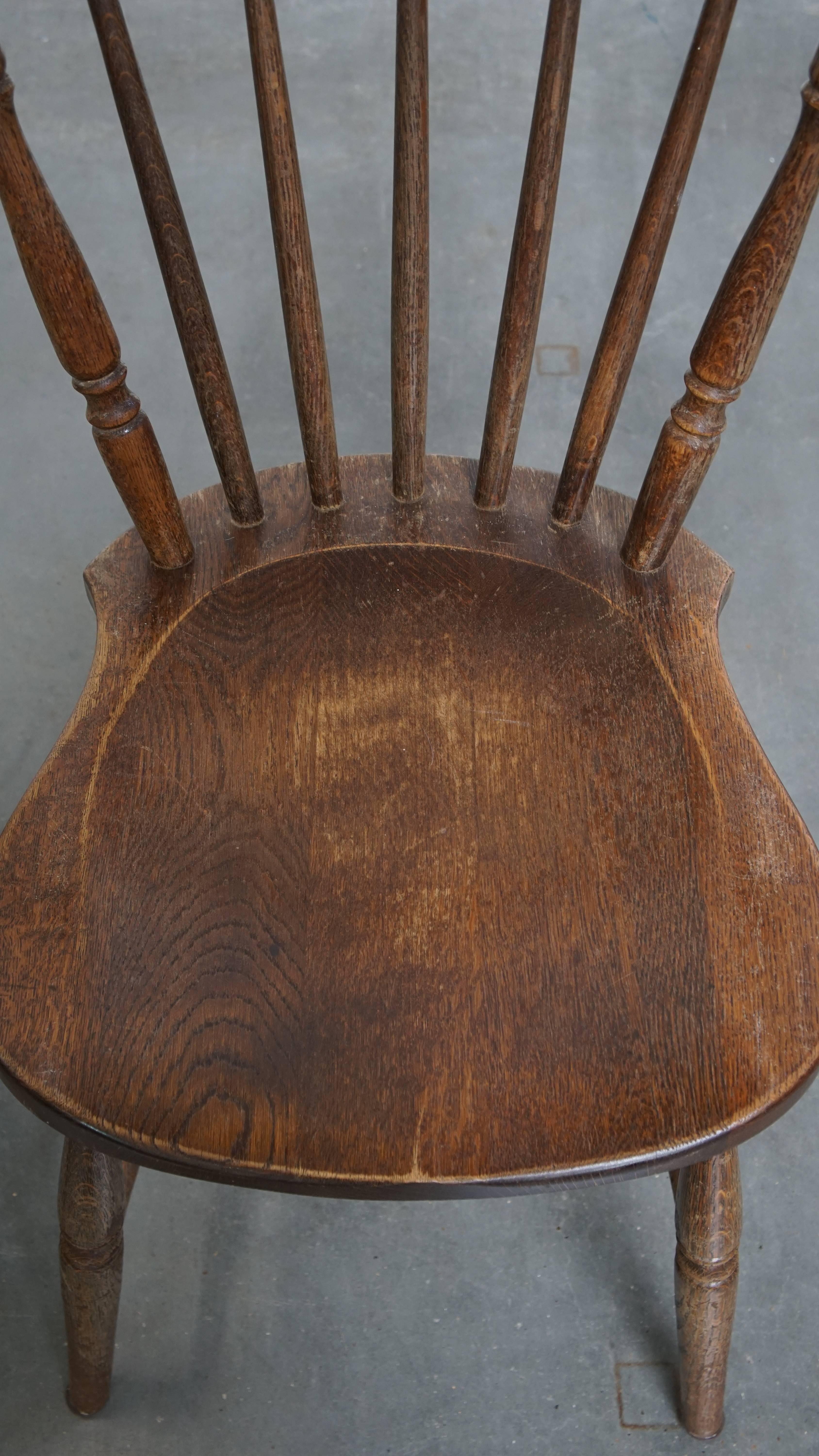 XIXe siècle Ensemble ancien de 2 chaises à fuseau en bois en vente