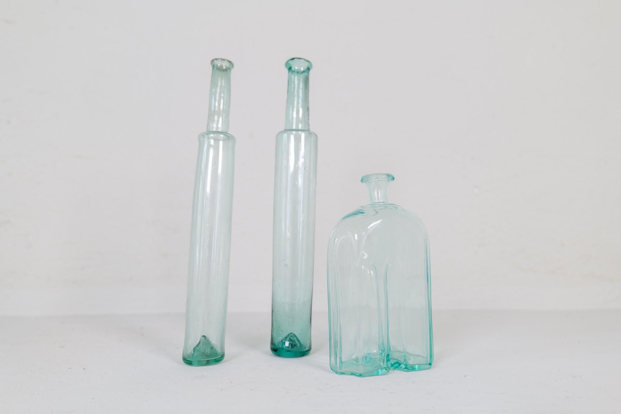 Antikes Set aus 3 dekorativen Flaschen/Vasen, Schweden 1800, ca. (Arts and Crafts) im Angebot
