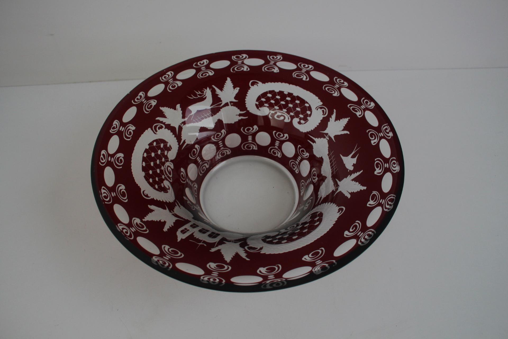 Ensemble antique de 36 pièces en verre rouge rubis taillé Artistics, Egermann, années 1950. en vente 9