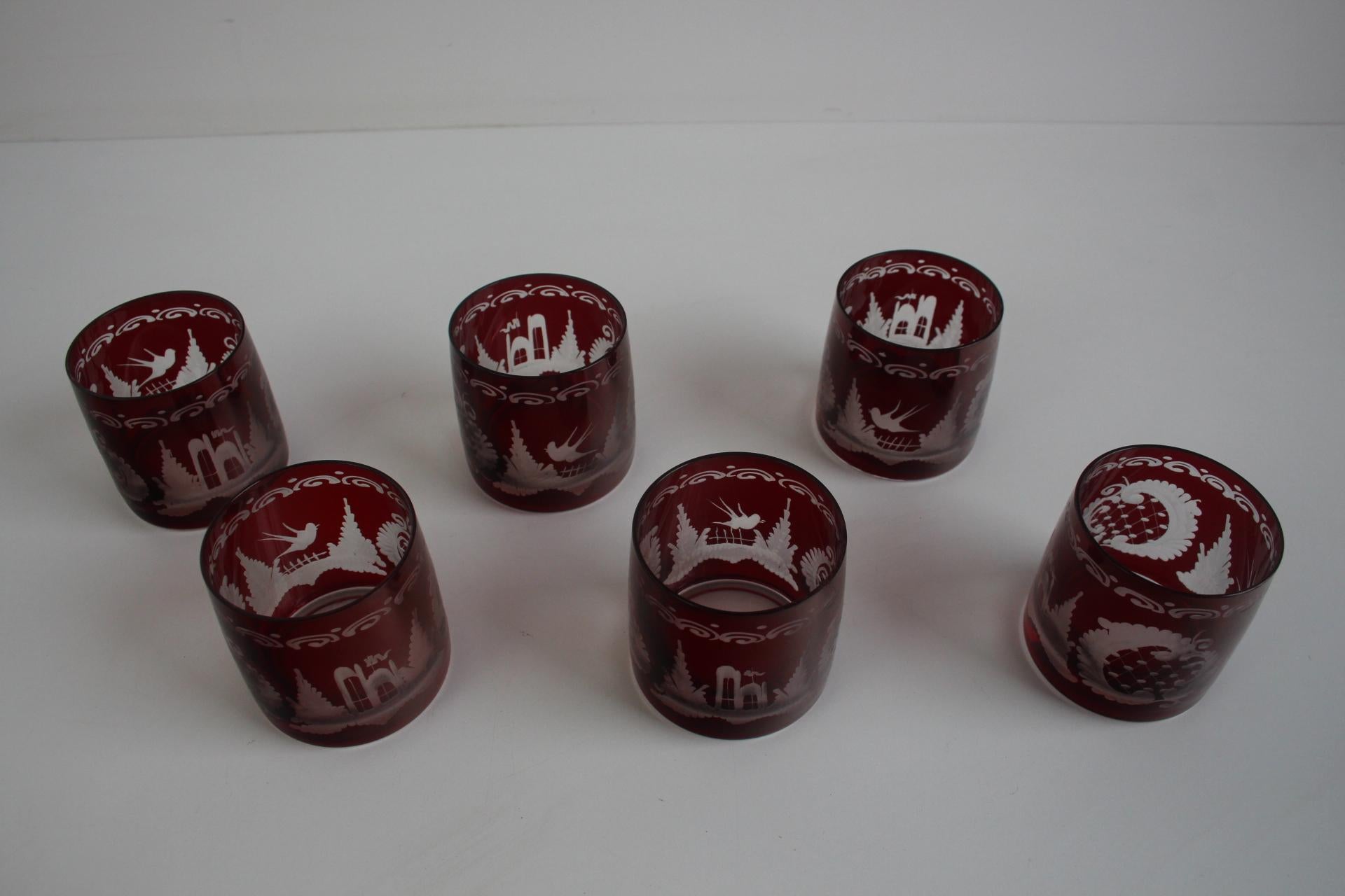 Ensemble antique de 36 pièces en verre rouge rubis taillé Artistics, Egermann, années 1950. en vente 12