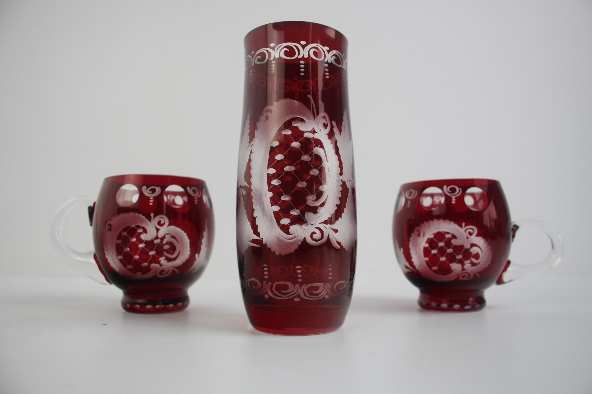 Ensemble antique de 36 pièces en verre rouge rubis taillé Artistics, Egermann, années 1950. en vente 13