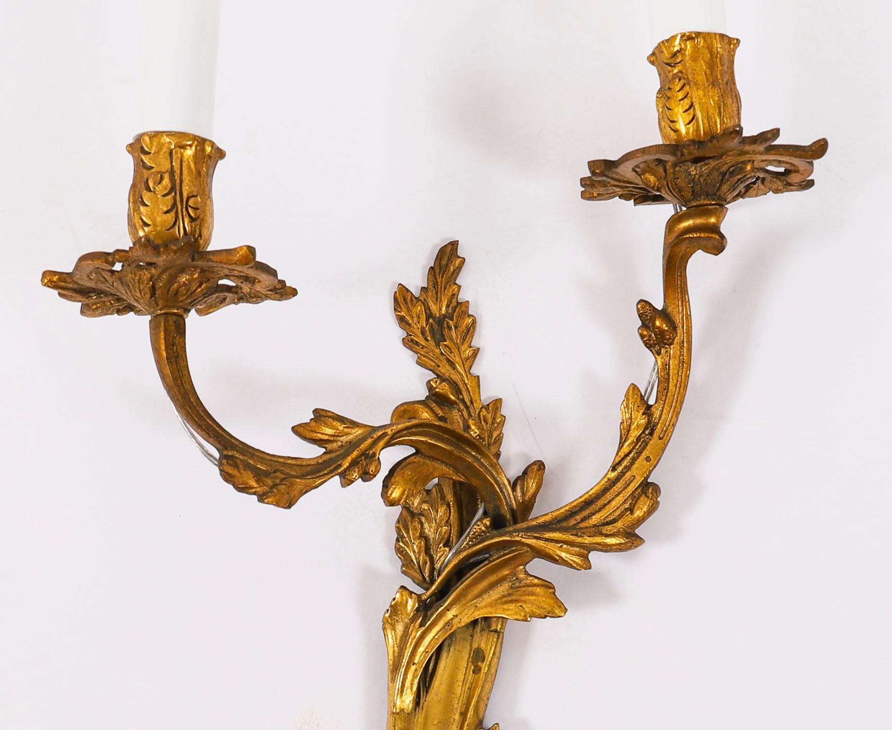 Antique Ensemble de 4 appliques en bronze doré de style French Rococo 19ème siècle en vente 2