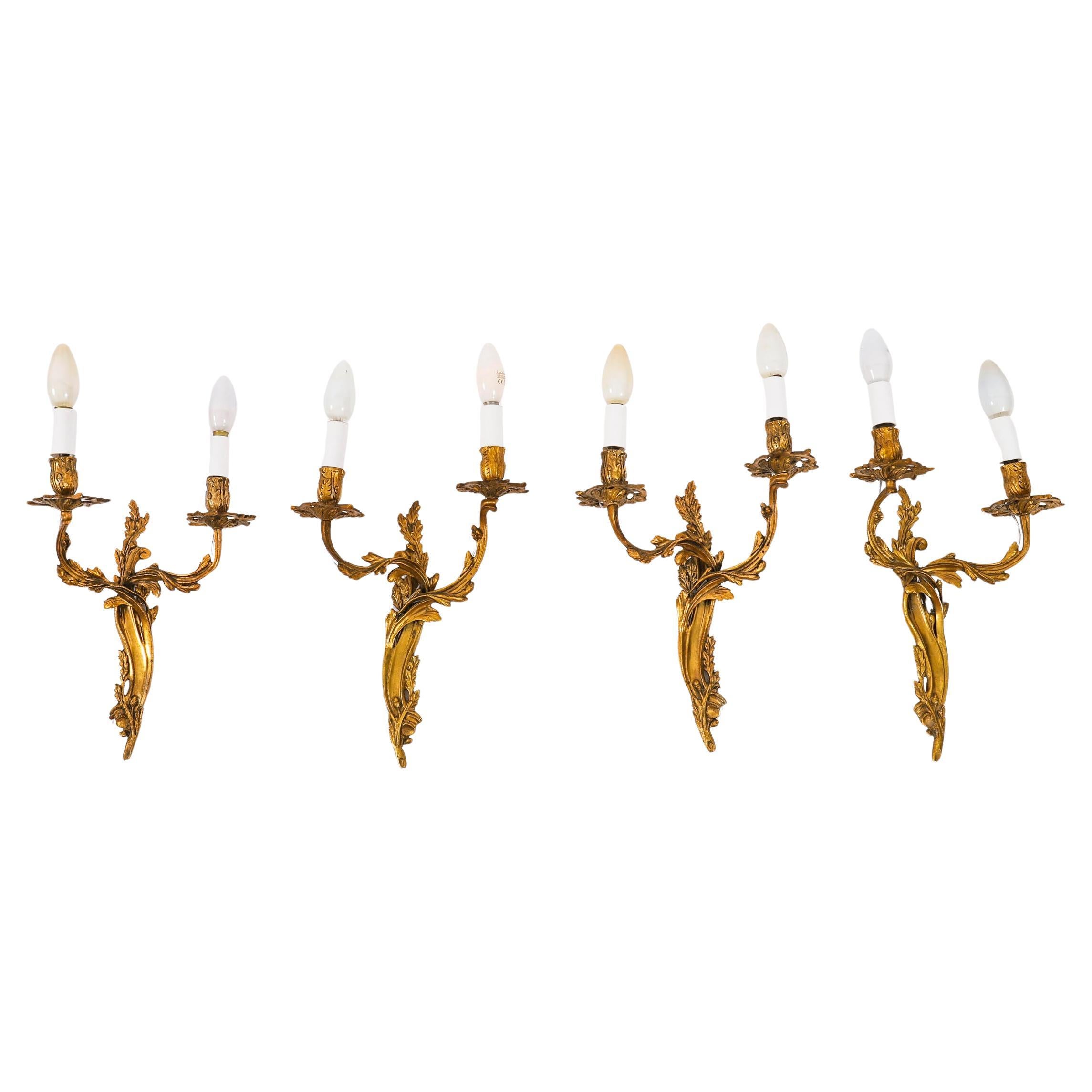 Antique Ensemble de 4 appliques en bronze doré de style French Rococo 19ème siècle