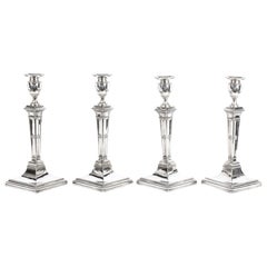 Ensemble antique de 4 chandeliers en métal argenté par James Dixon & Sons:: 19ème siècle