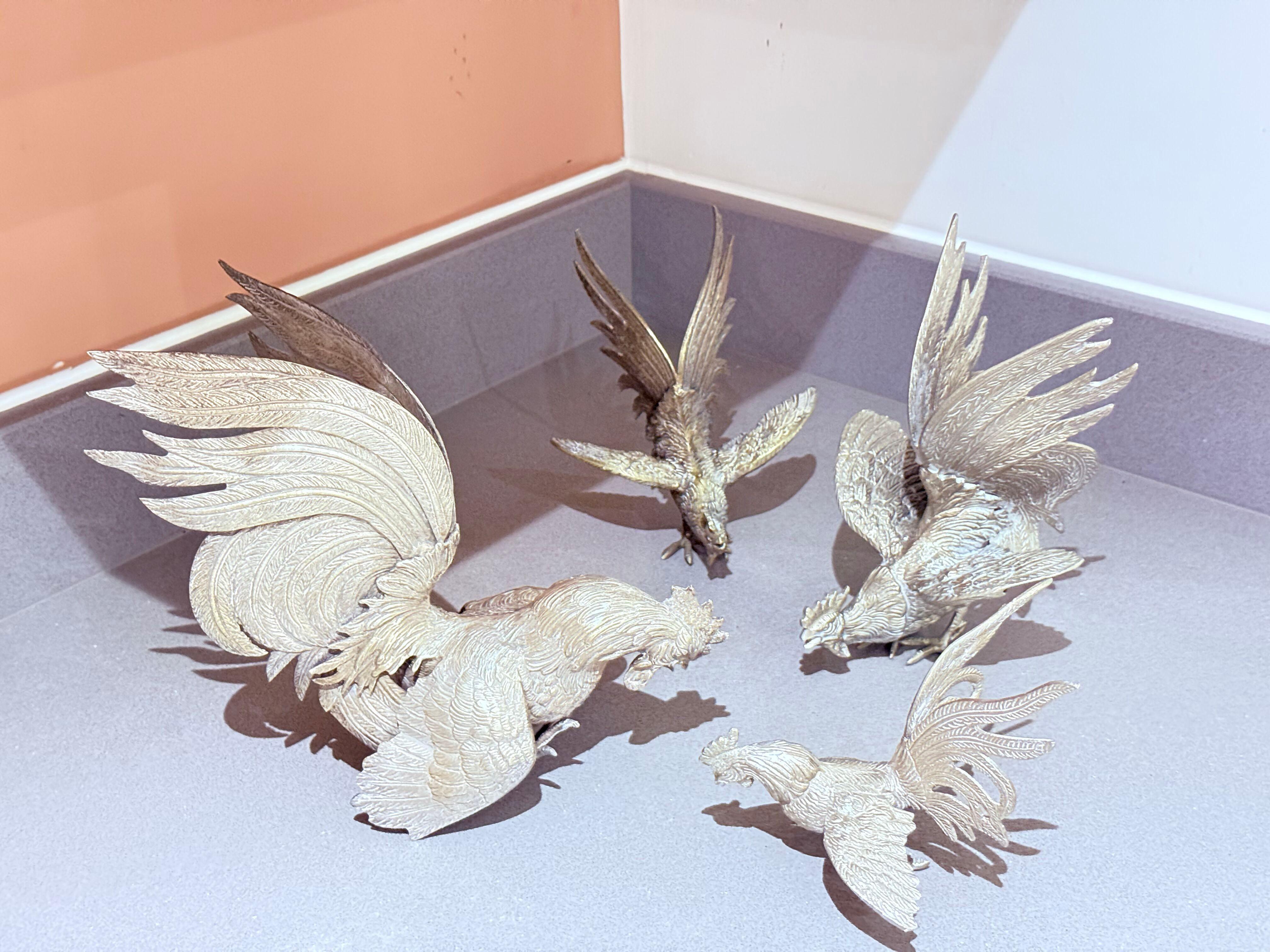 Antico set di 4 galli in argento, decorazione per la casa, figure di animali in vendita 2