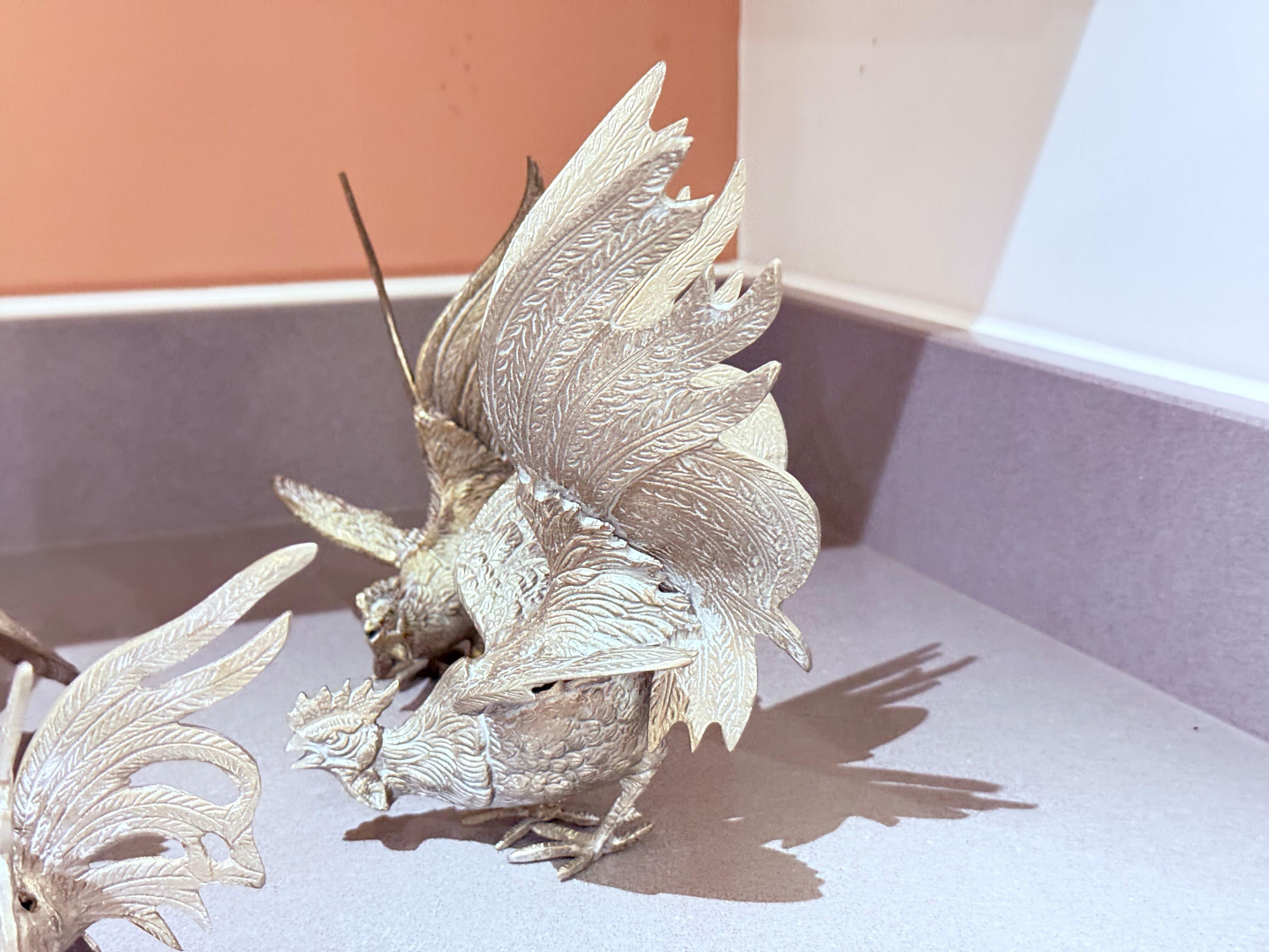 Antico set di 4 galli in argento, decorazione per la casa, figure di animali in vendita 8