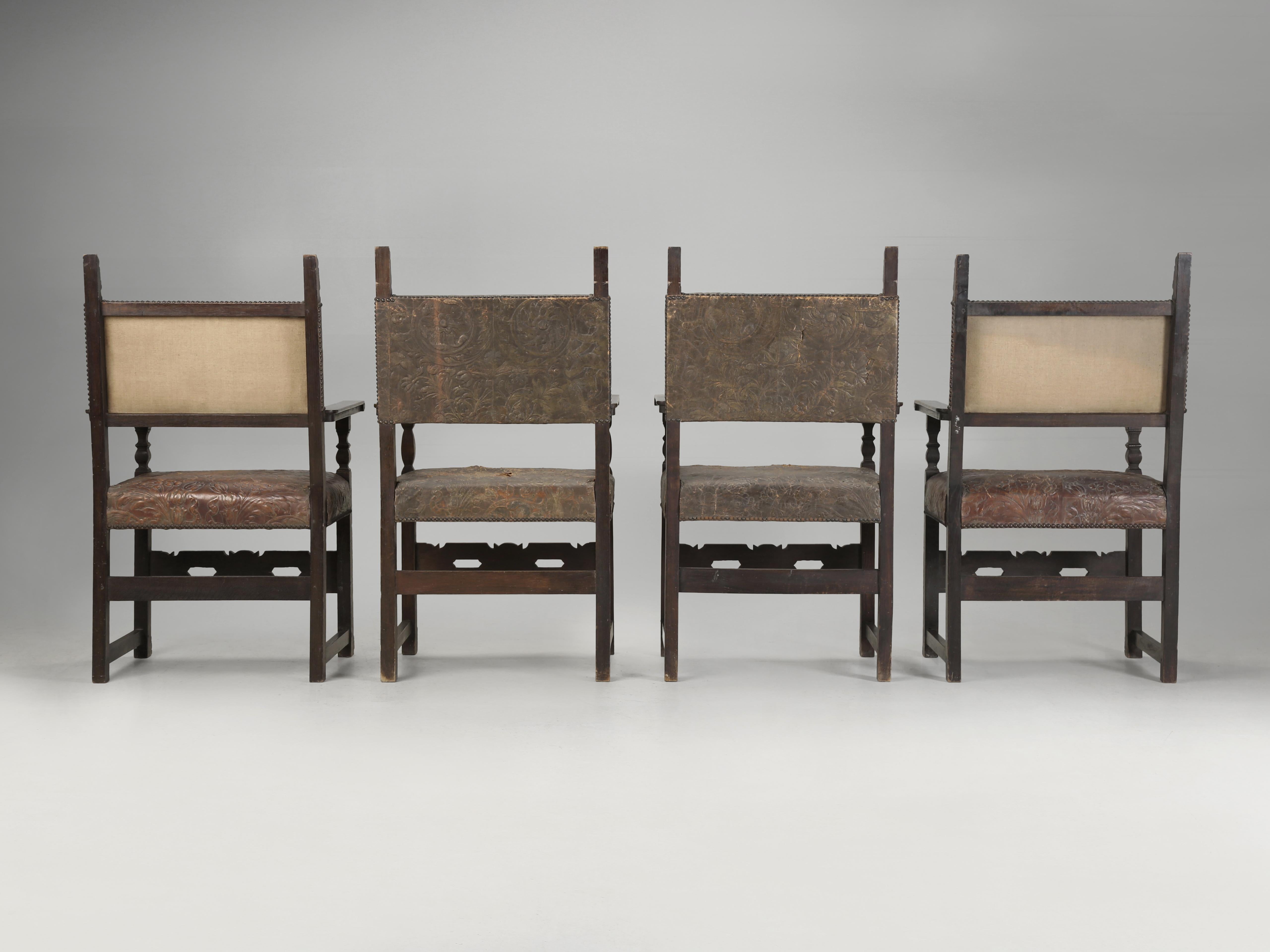 Antiker Satz (4) spanischer Esszimmerstühle aus bearbeitetem Leder, restauriert im Angebot 8