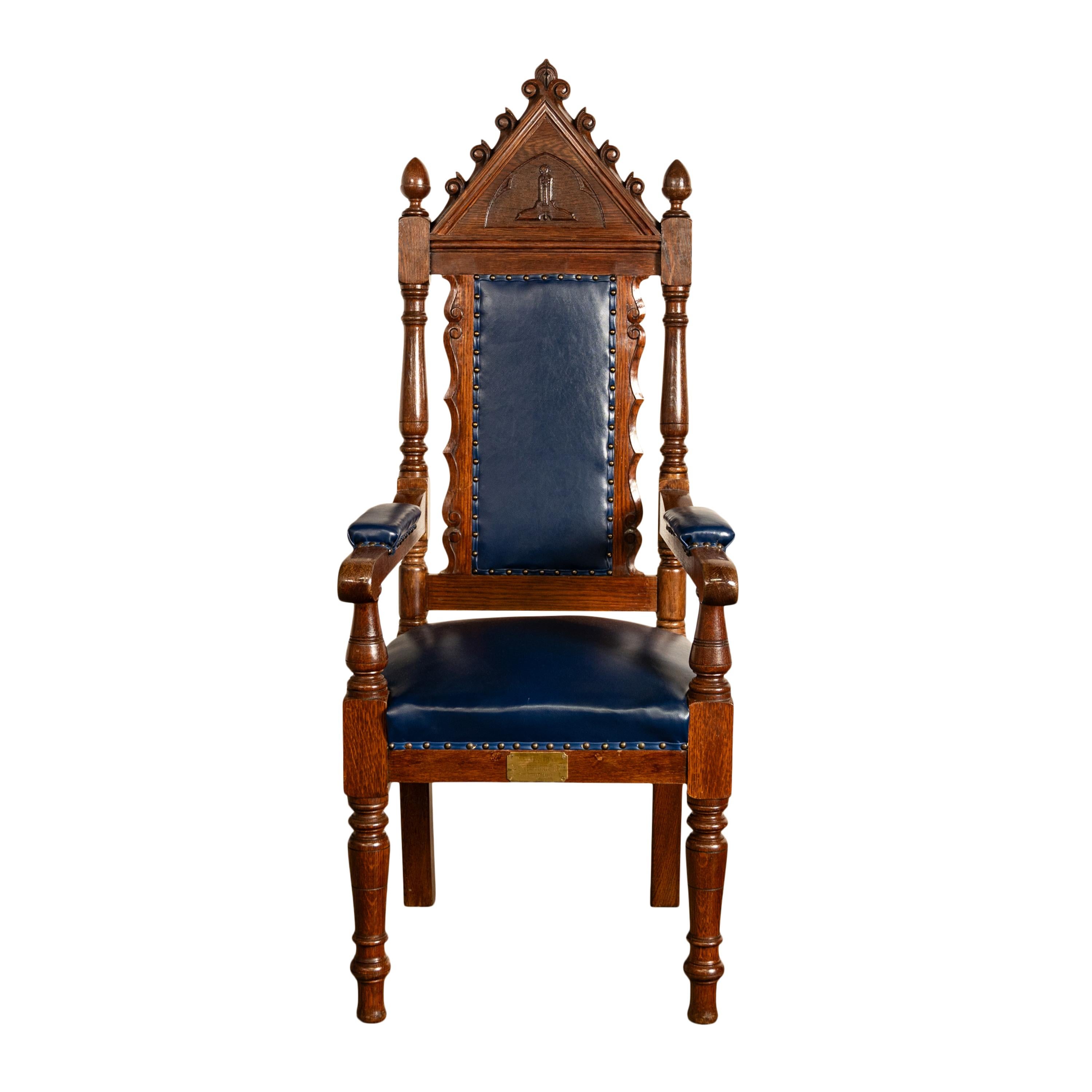 Antique Set of 5 Gothic Revival Irish Masonic Oak & Leather Throne Chairs 1900 In Good Condition For Sale In Portland, OR
