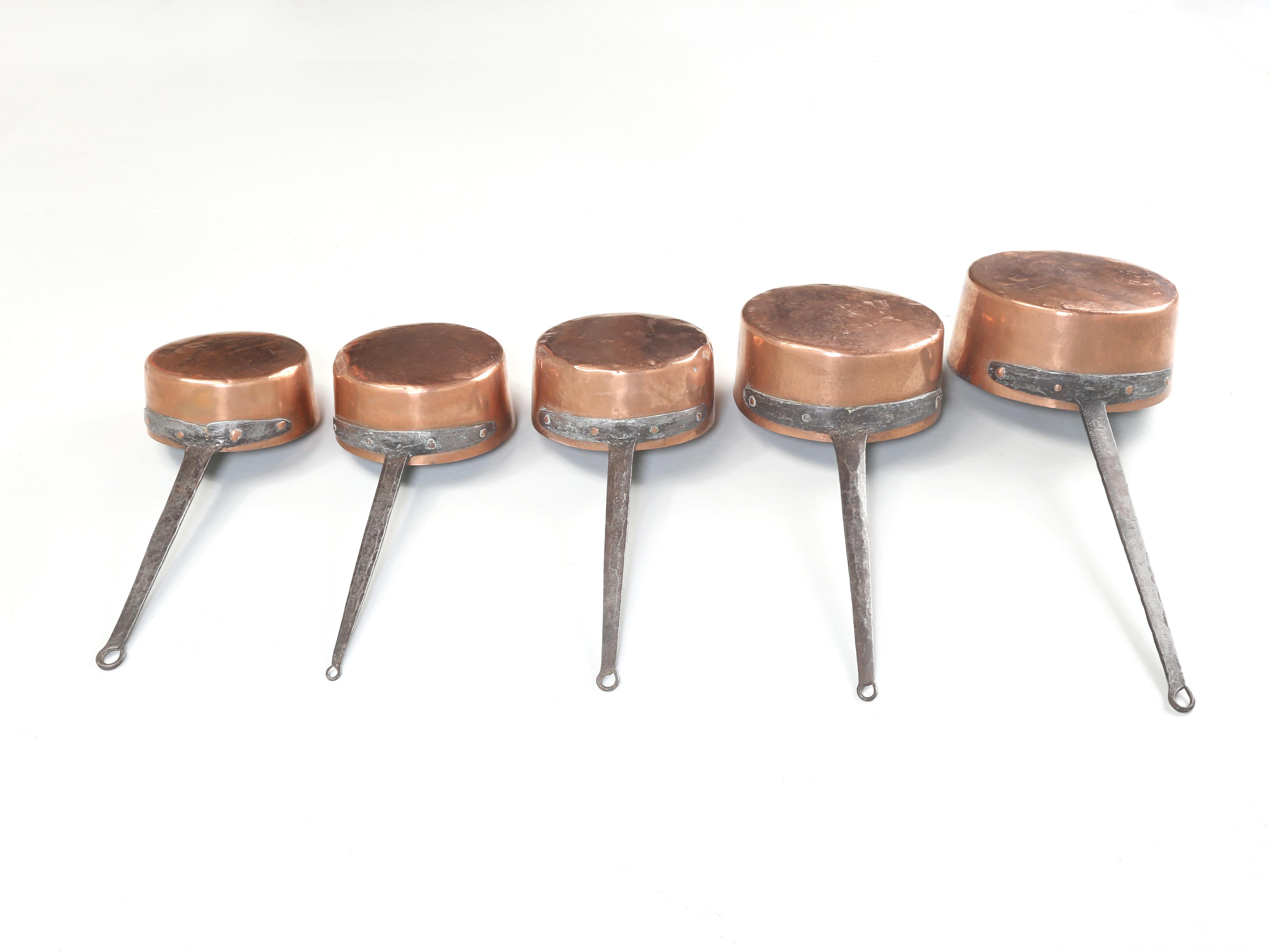 Antique set di (5) pentole francesi graduate in rame del 1800 4