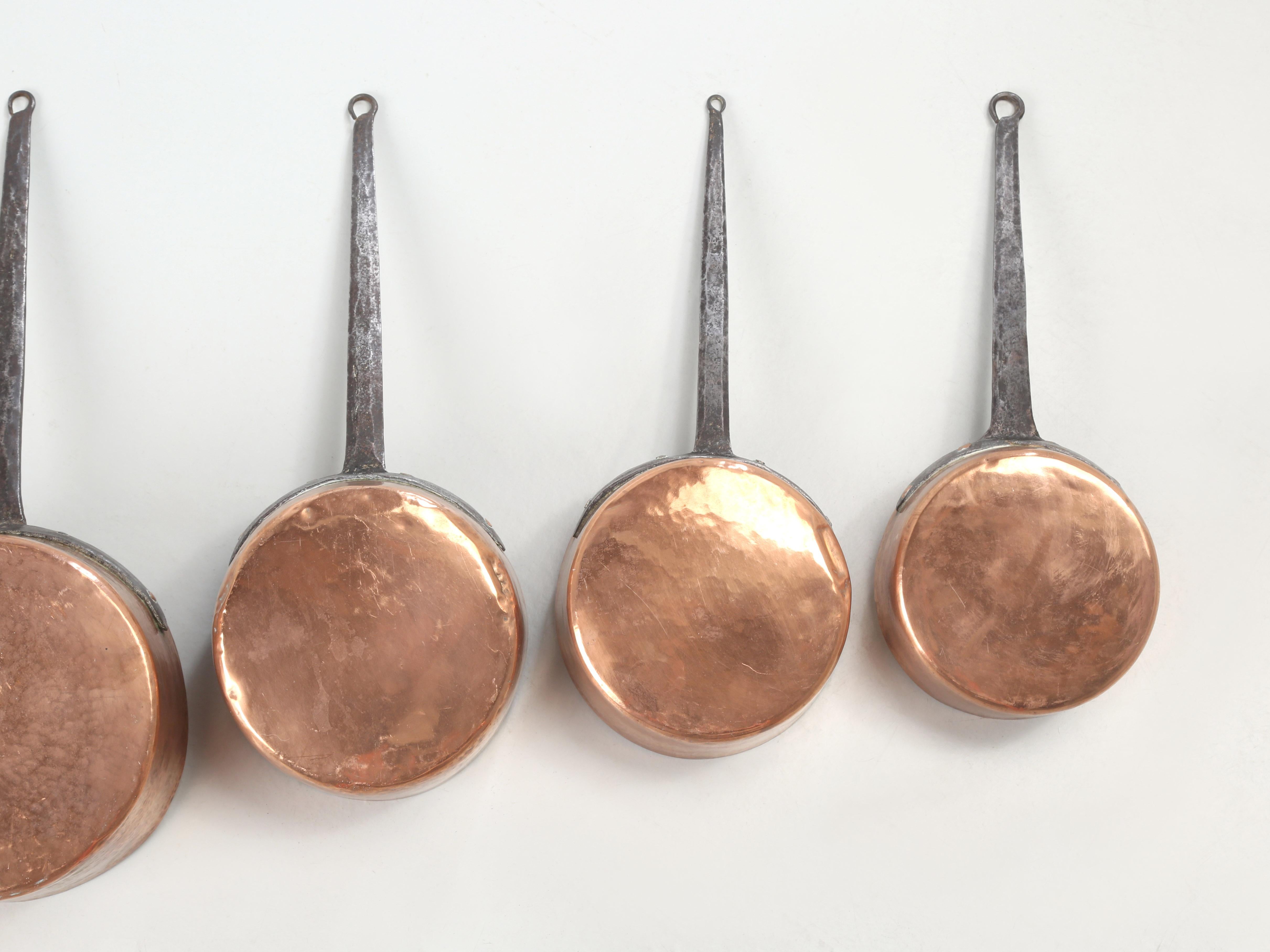 Forgiato Antique set di (5) pentole francesi graduate in rame del 1800