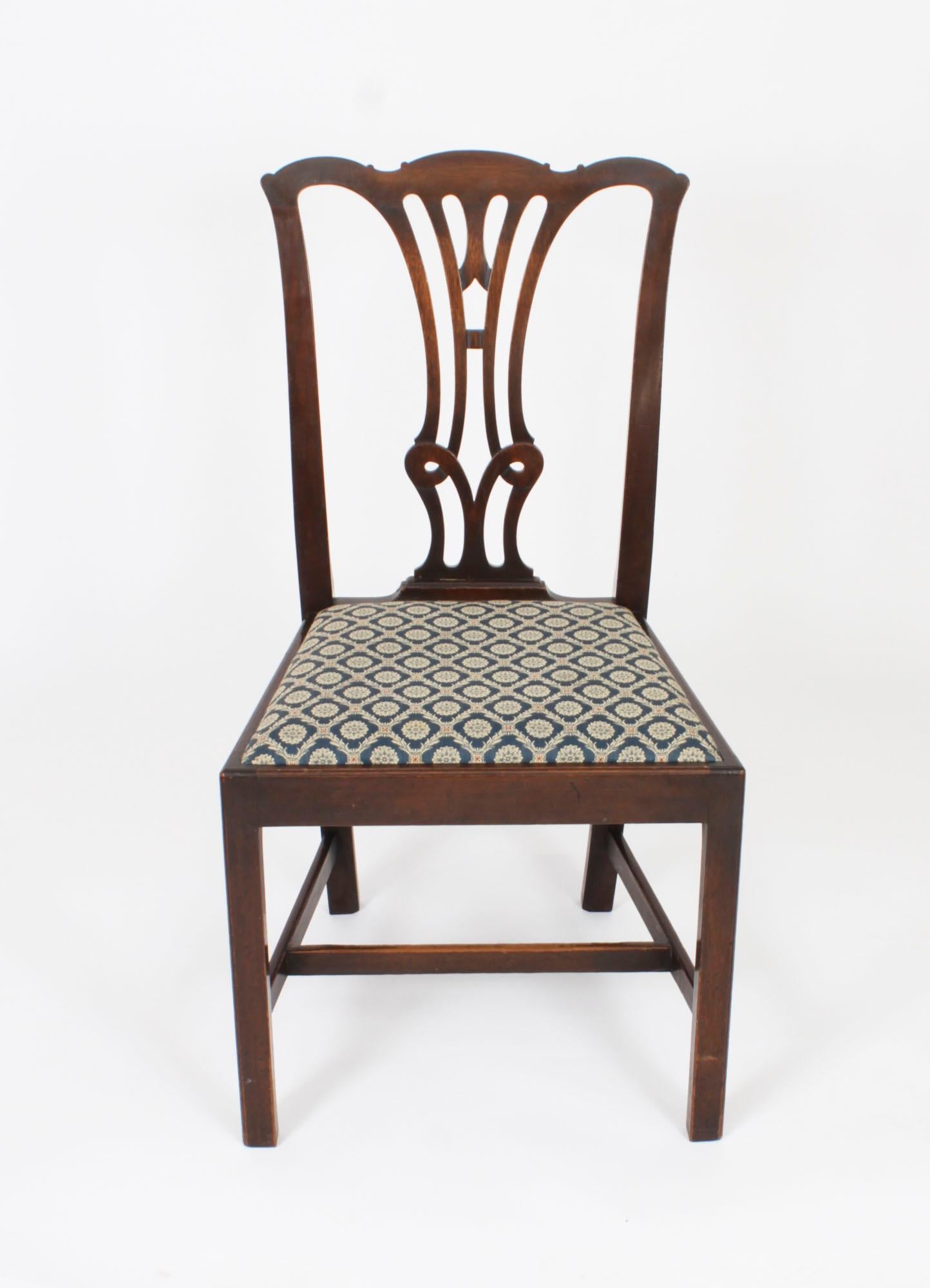 Ensemble ancien de 6 chaises de salle à manger néo- Chippendale 19ème siècle Bon état - En vente à London, GB