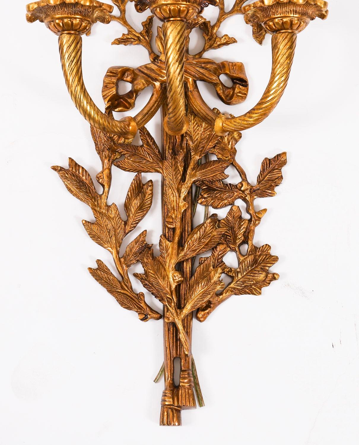 Antique Ensemble de 6 appliques en bronze doré à 3 branches de style néo-louisianais 20ème siècle en vente 6