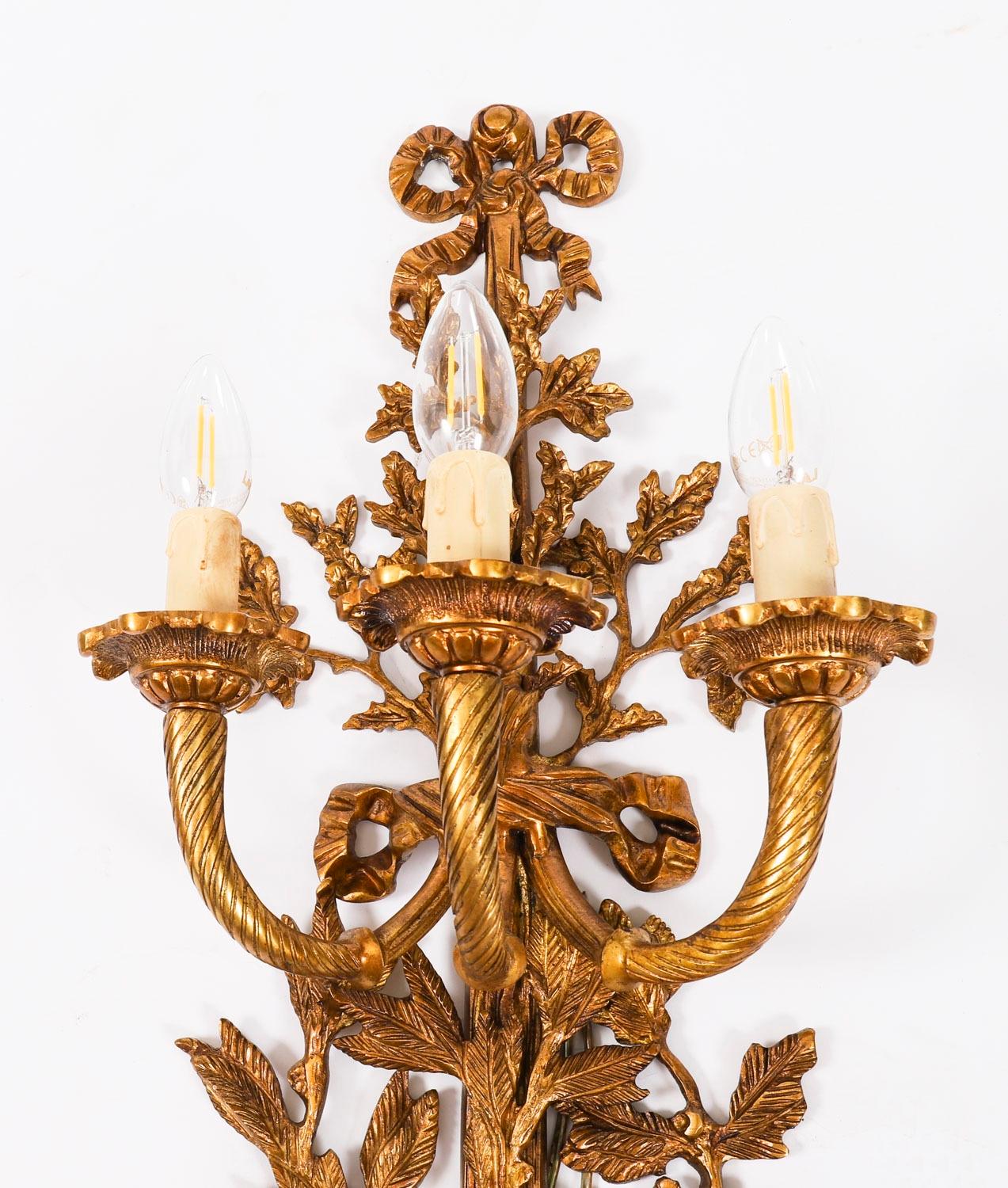 Antique Ensemble de 6 appliques en bronze doré à 3 branches de style néo-louisianais 20ème siècle en vente 11