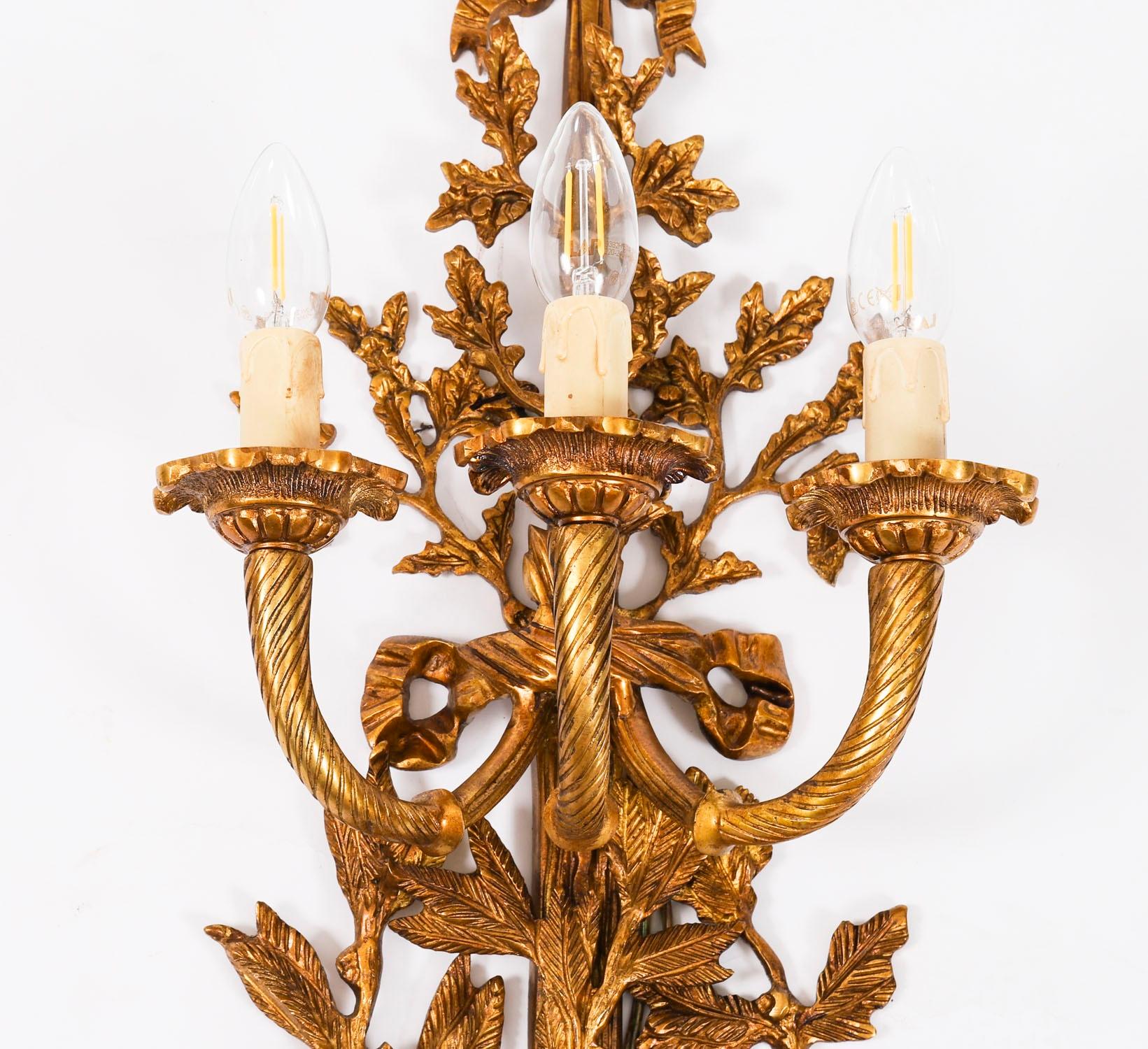Antique Ensemble de 6 appliques en bronze doré à 3 branches de style néo-louisianais 20ème siècle en vente 2