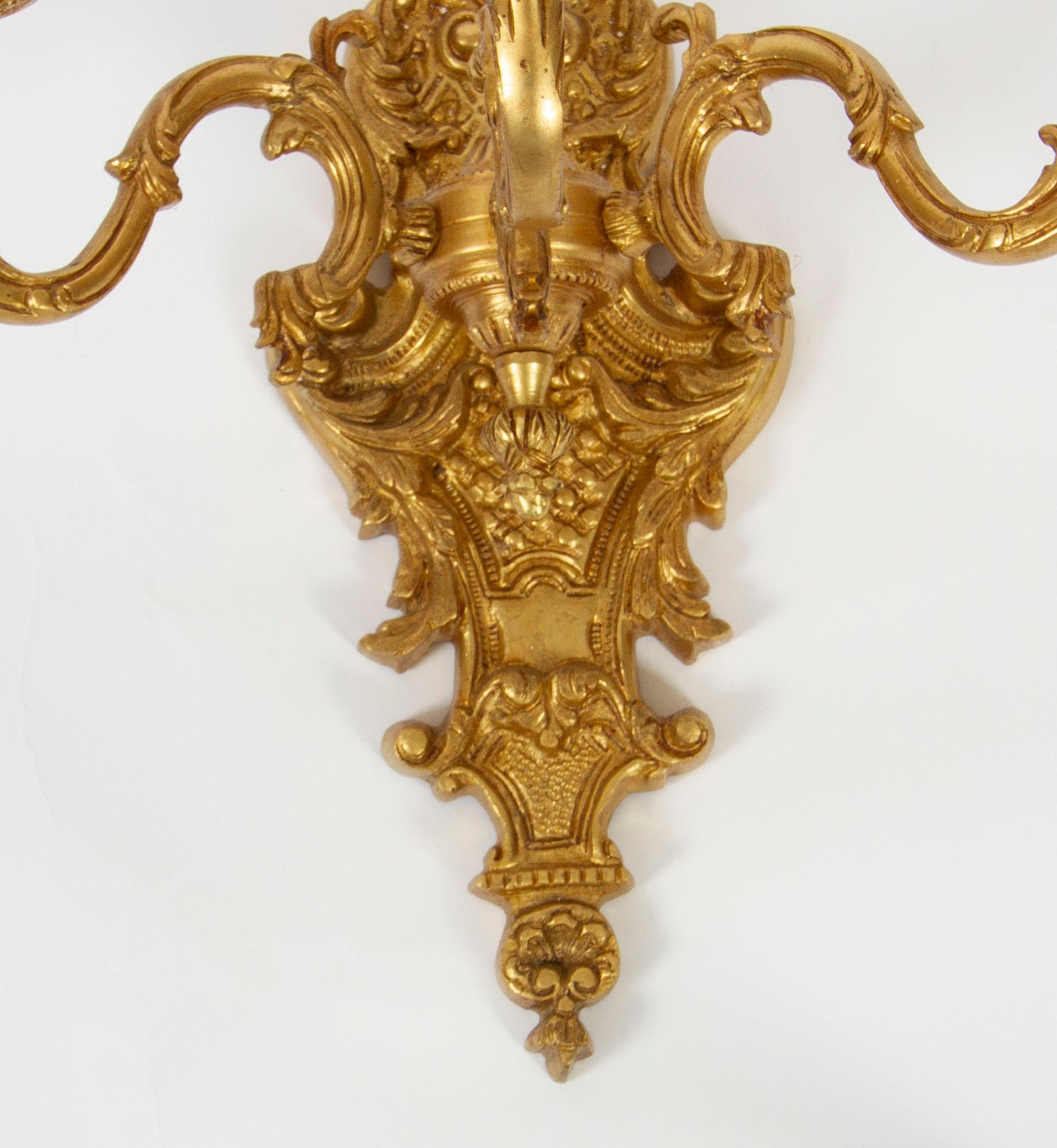Bronze doré Ensemble antique de 6 lampes murales à deux branches de style Antique Revival français 20e siècle en vente