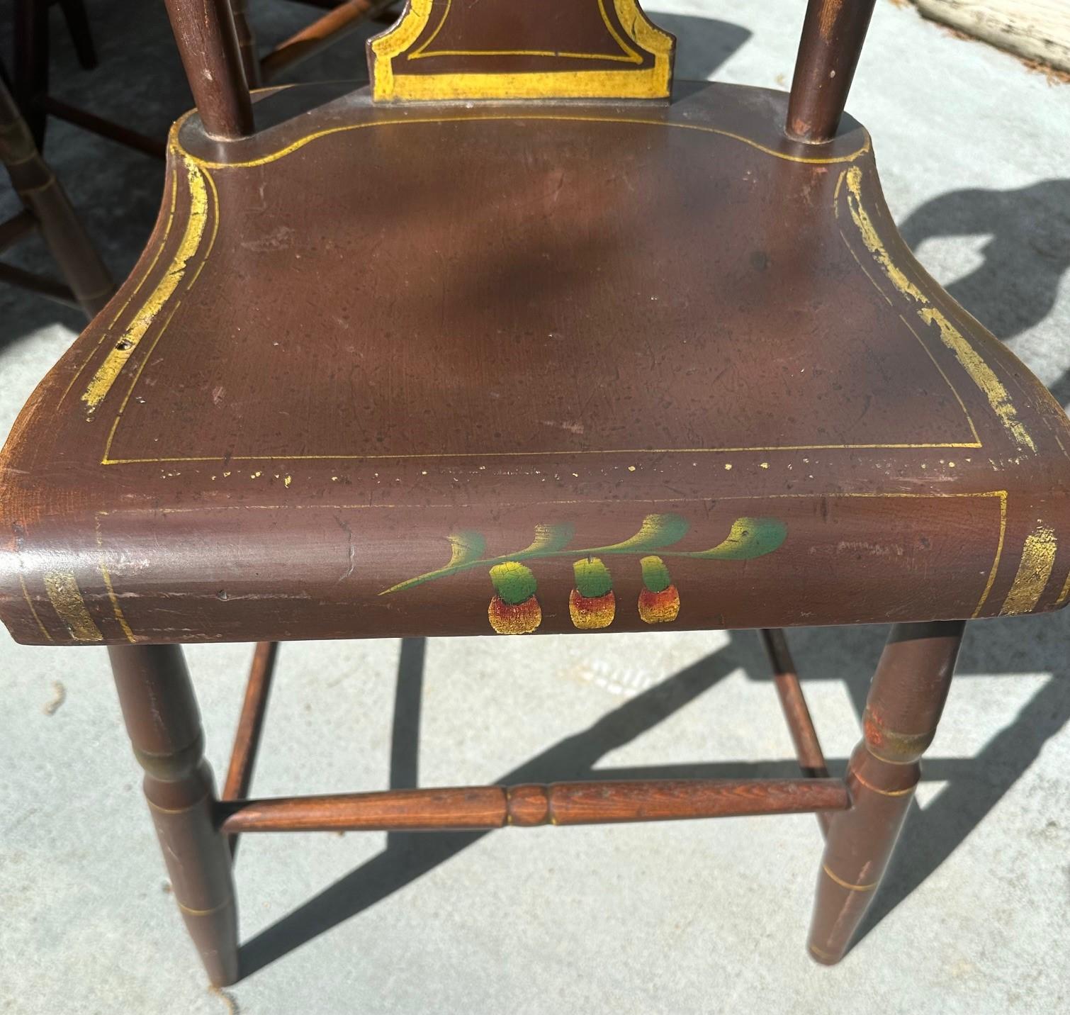 Antique Set of 6 Original Painted Pennsylvania Plank Bottom Chairs. In Good Condition For Sale In Vero Beach, FL